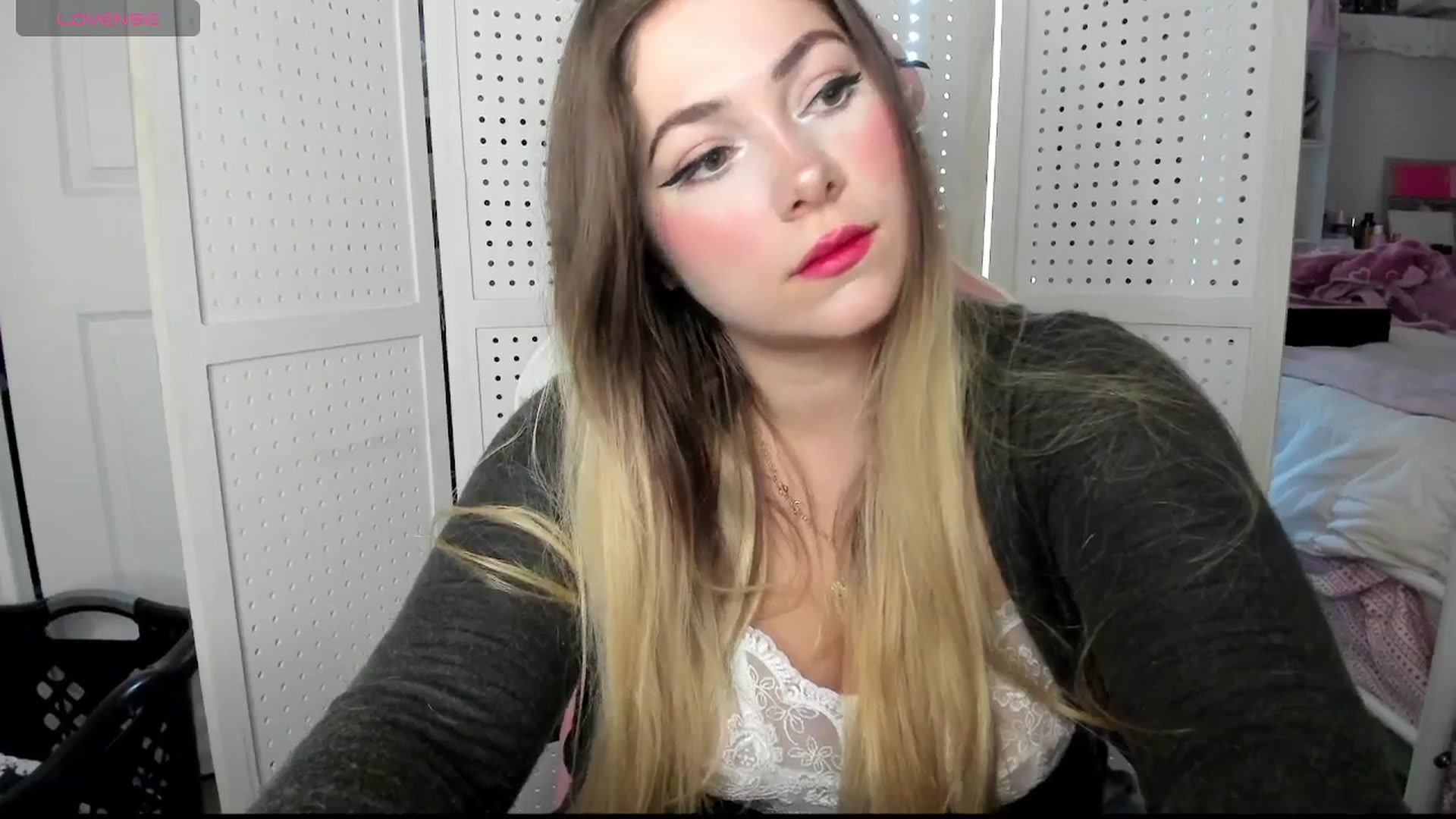 Gallery image thumbnail from lolypopbubble's myfreecams stream on, 11/13/2025, 19:35 image 13 of 20