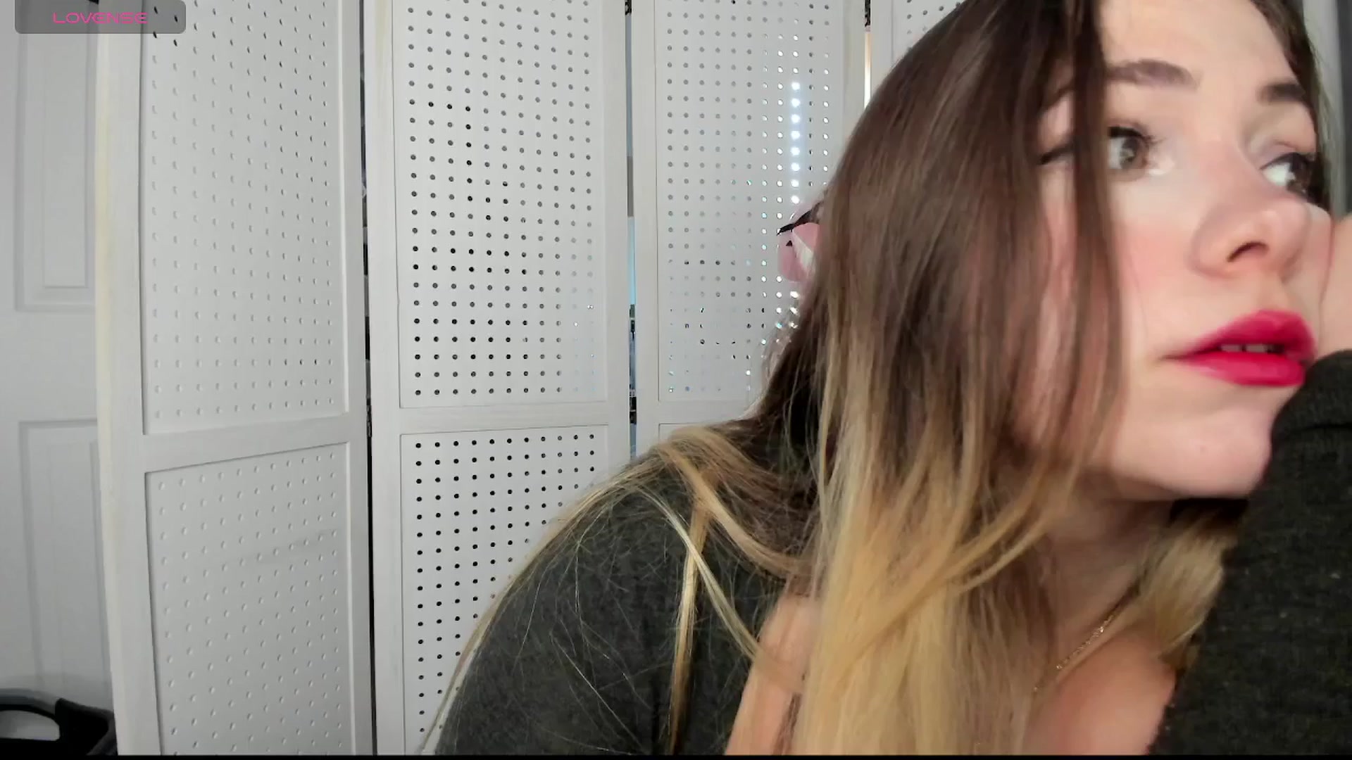Gallery image thumbnail from lolypopbubble's myfreecams stream on, 11/13/2025, 19:35 image 3 of 20