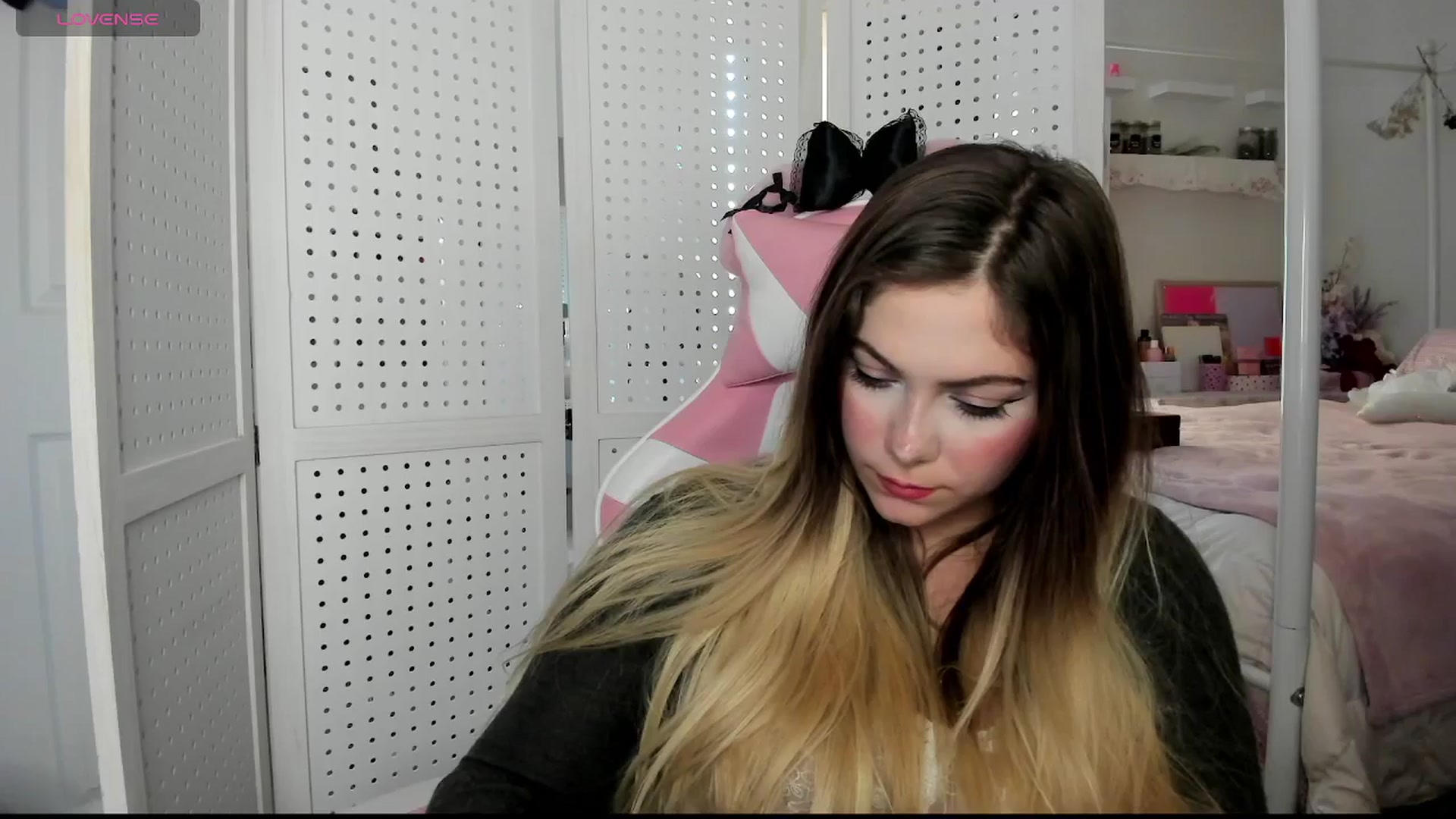 Gallery image thumbnail from lolypopbubble's myfreecams stream on, 11/13/2025, 20:33 image 11 of 20