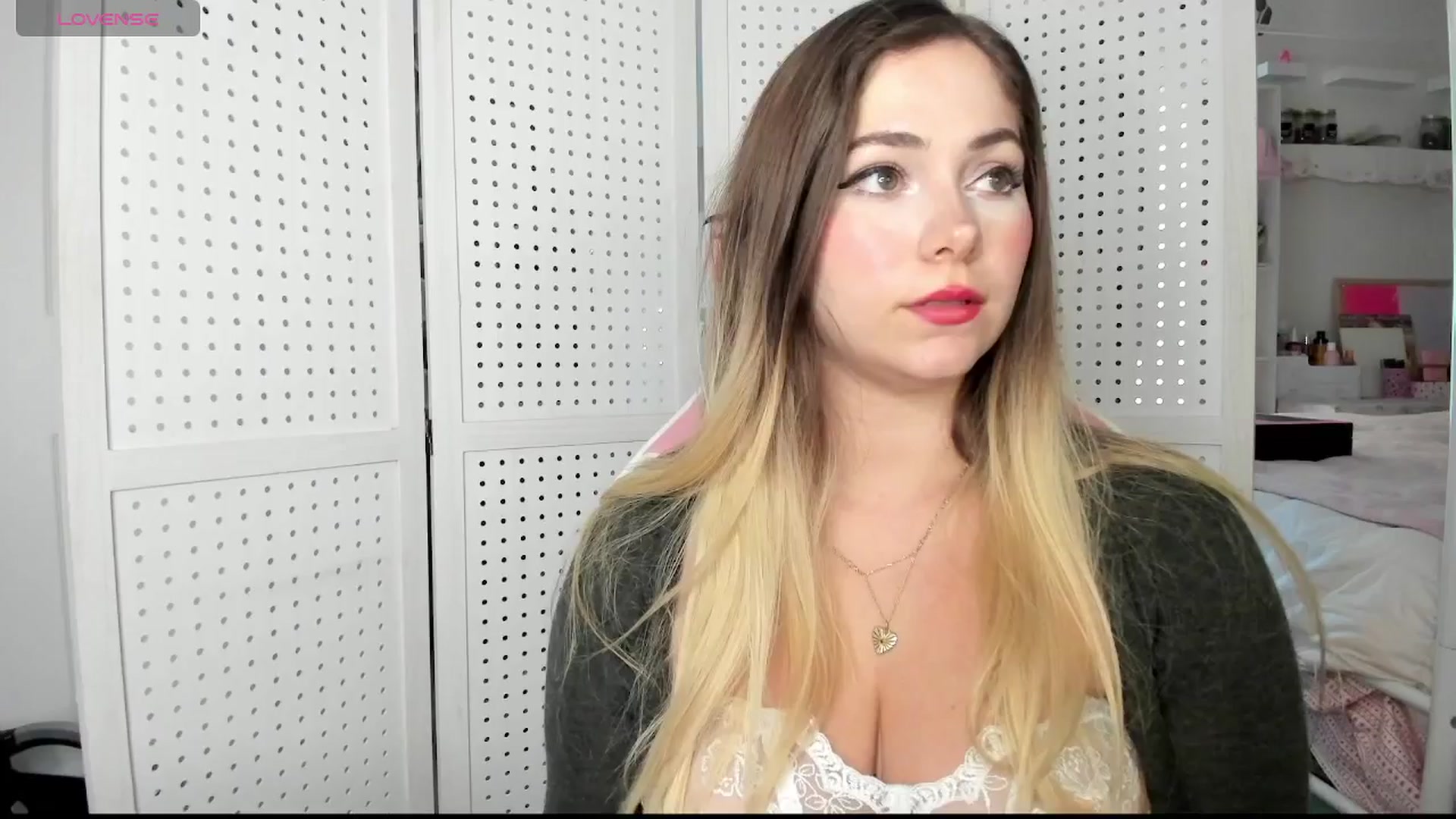 Gallery image thumbnail from lolypopbubble's myfreecams stream on, 11/13/2025, 20:33 image 20 of 20