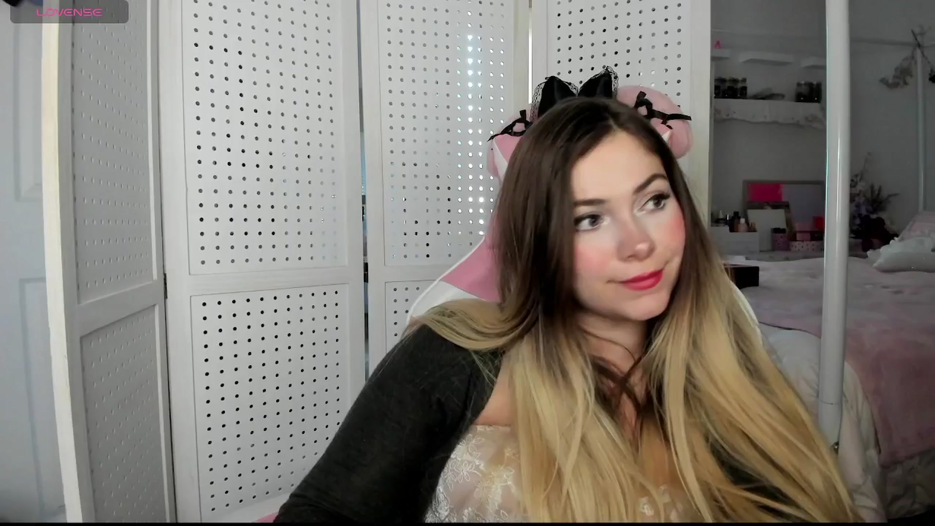 Gallery image thumbnail from lolypopbubble's myfreecams stream on, 11/13/2025, 20:33 image 19 of 20
