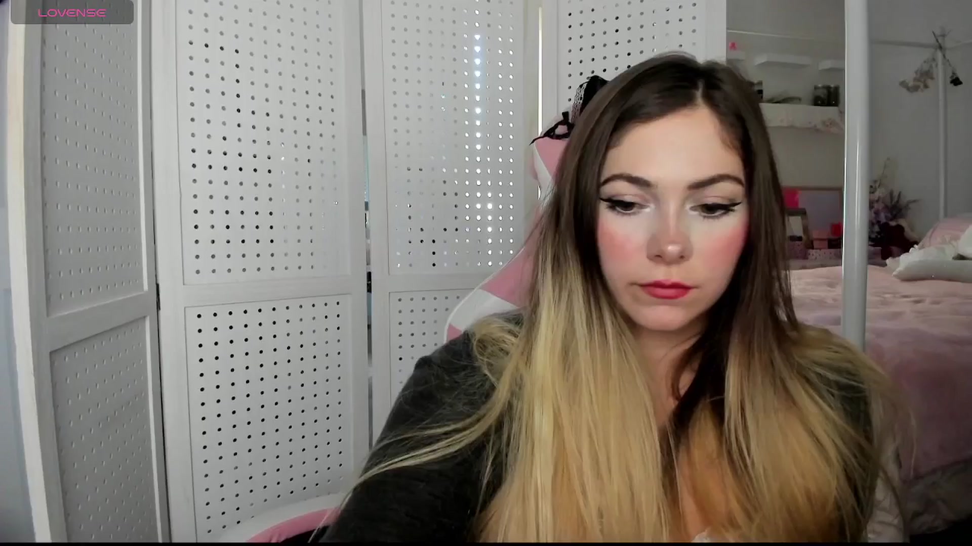 Gallery image thumbnail from lolypopbubble's myfreecams stream on, 11/13/2025, 20:33 image 9 of 20