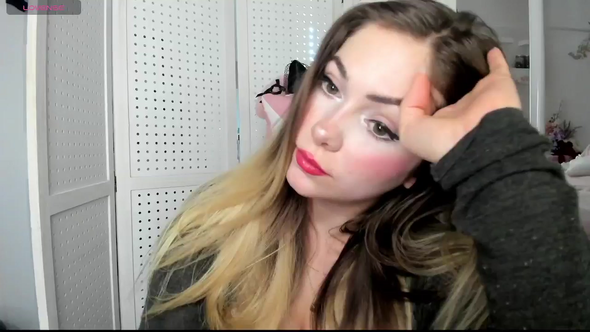 Gallery image thumbnail from lolypopbubble's myfreecams stream on, 11/13/2025, 20:33 image 3 of 20