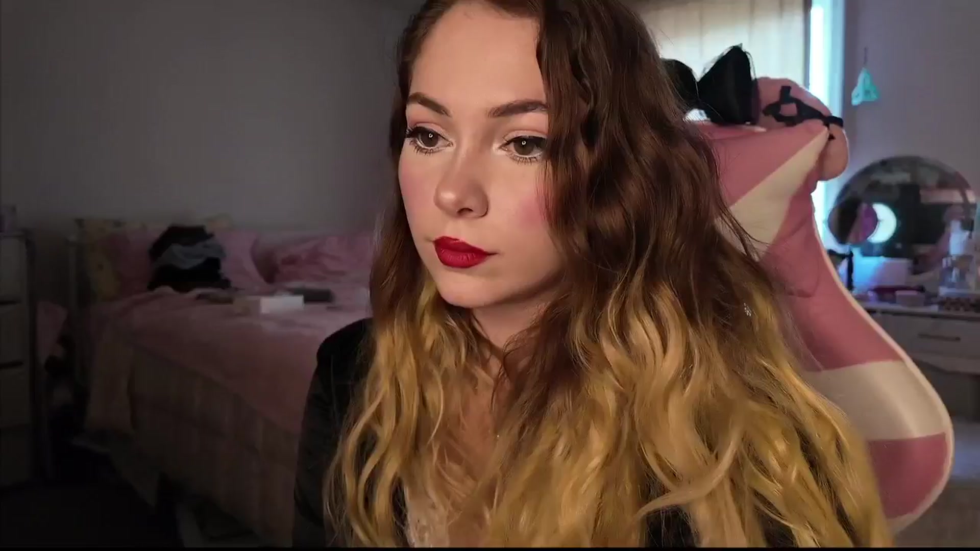 Gallery image thumbnail from lolypopbubble's myfreecams stream on, 11/26/2025, 17:35 image 8 of 20