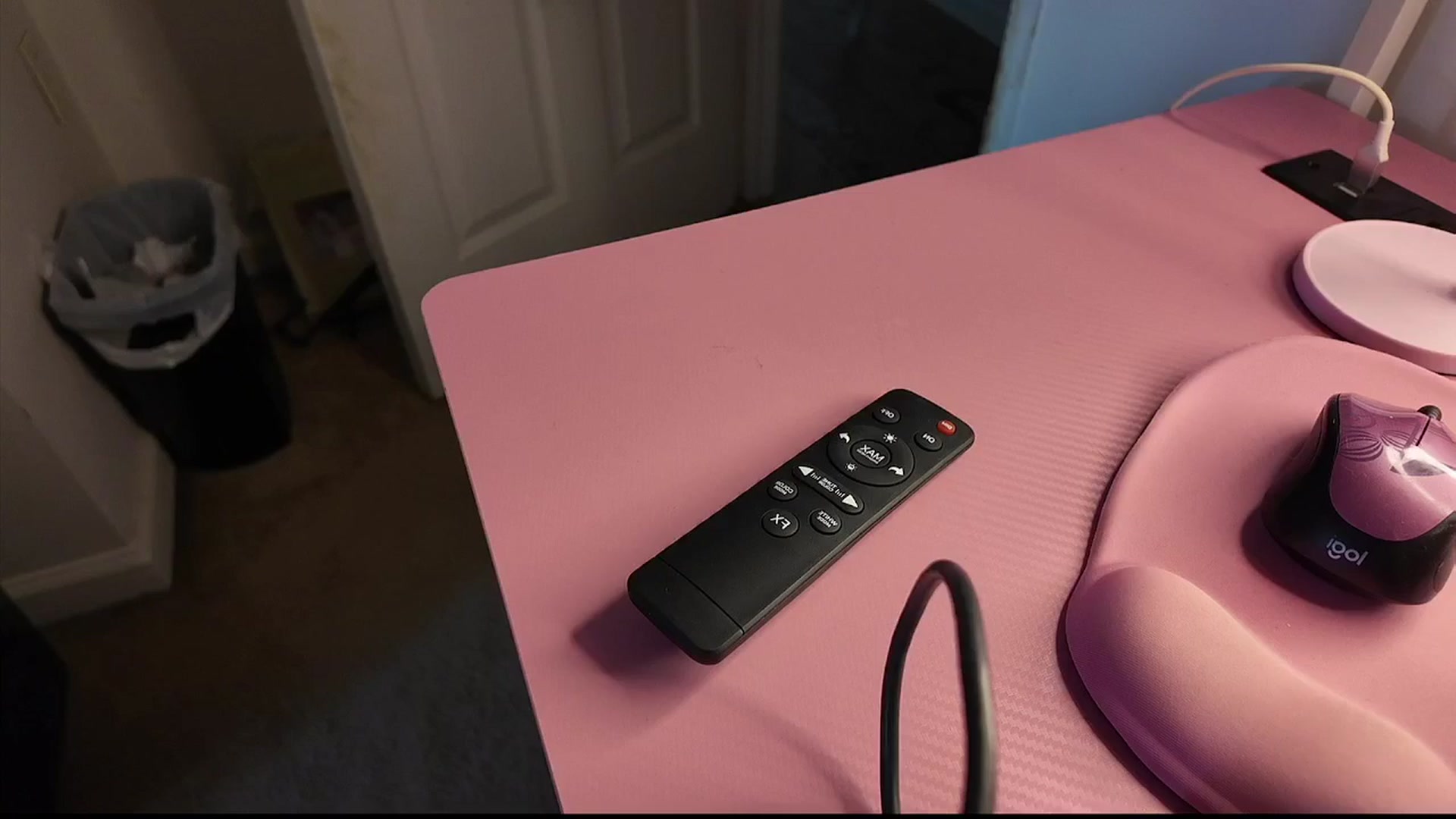 Gallery image thumbnail from lolypopbubble's myfreecams stream on, 11/26/2025, 17:35 image 6 of 20