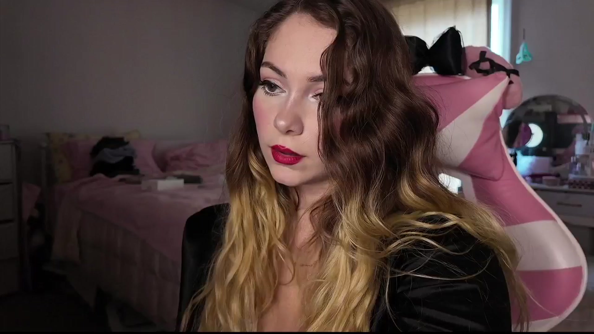 Gallery image thumbnail from lolypopbubble's myfreecams stream on, 11/26/2025, 17:35 image 11 of 20