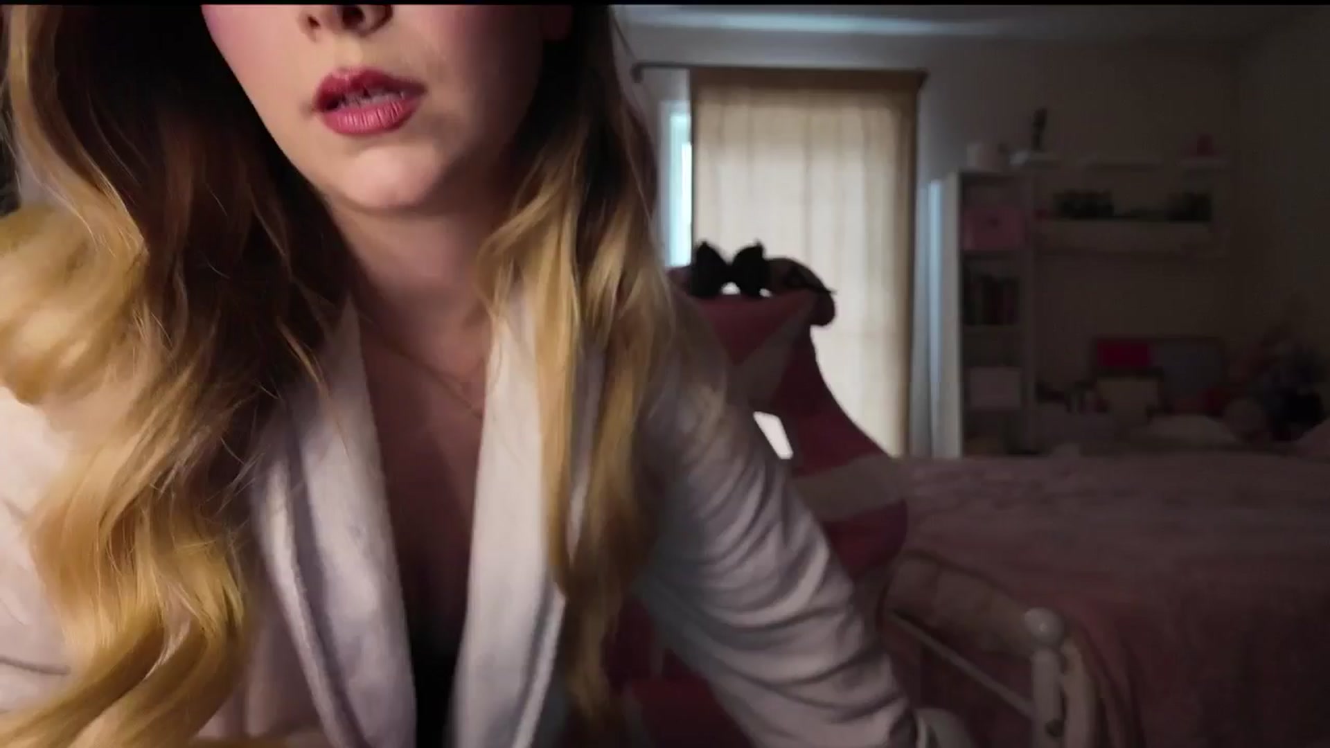 Gallery image thumbnail from lolypopbubble's myfreecams stream on, 12/15/2025, 20:13 image 3 of 20