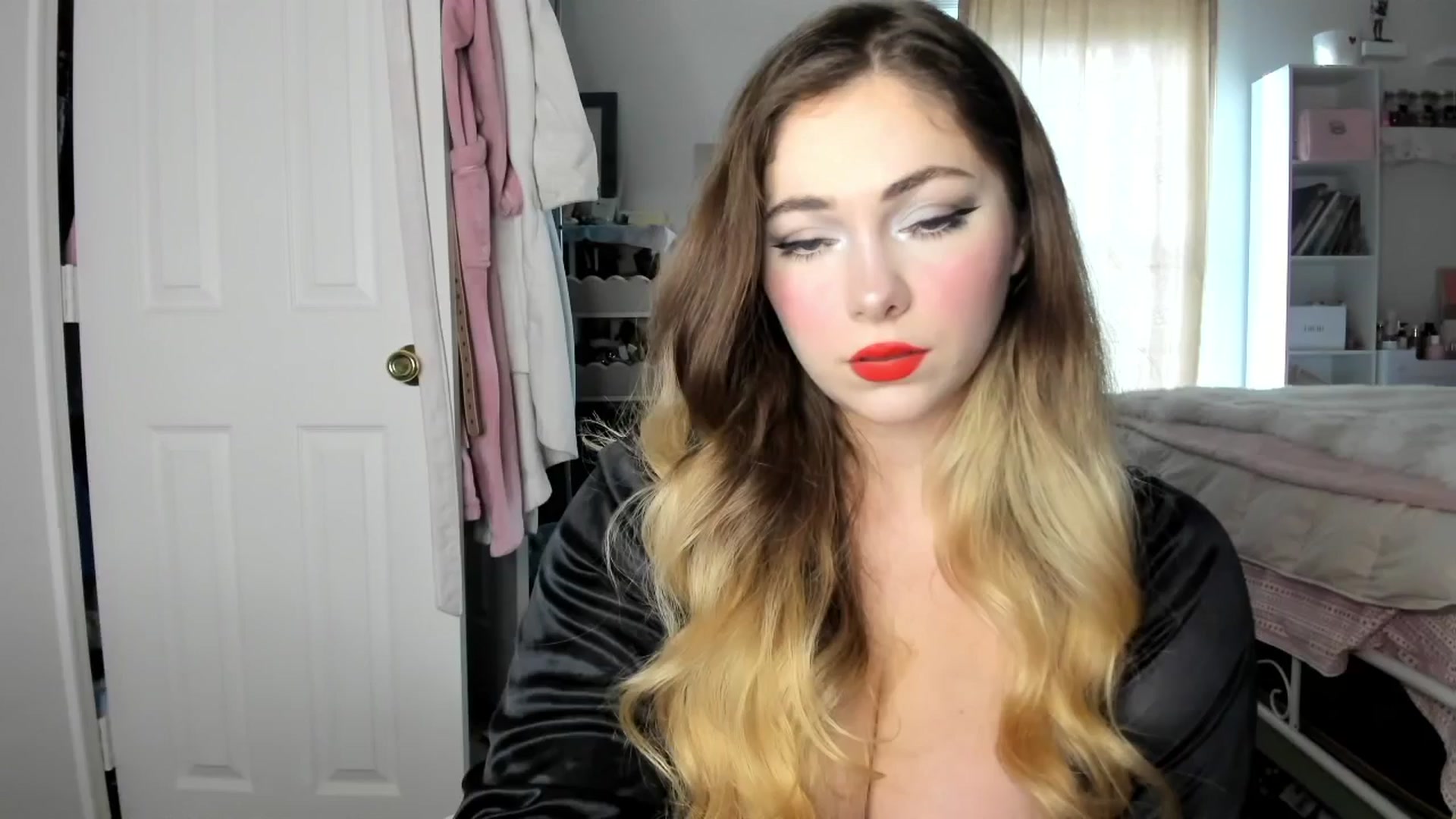 Gallery image thumbnail from lolypopbubble's myfreecams stream on, 01/12/2026, 22:00 image 1 of 20