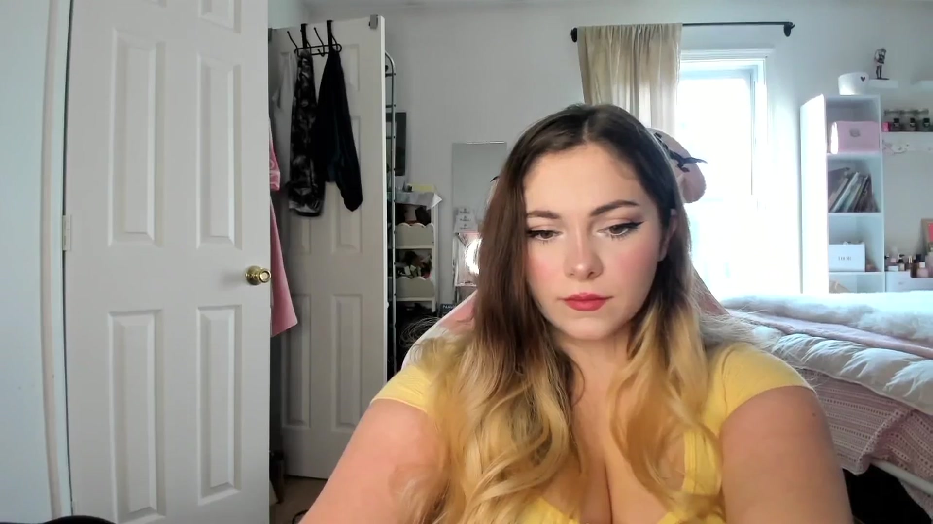 Gallery image thumbnail from lolypopbubble's myfreecams stream on, 01/13/2026, 21:19 image 13 of 20