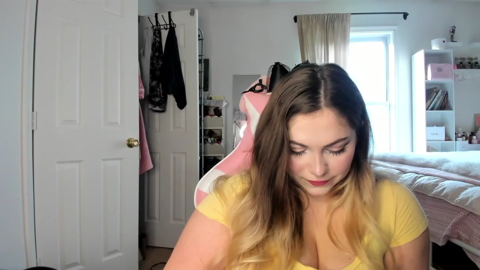 Gallery image thumbnail from lolypopbubble's myfreecams stream on, 01/13/2026, 21:19 image 14 of 20