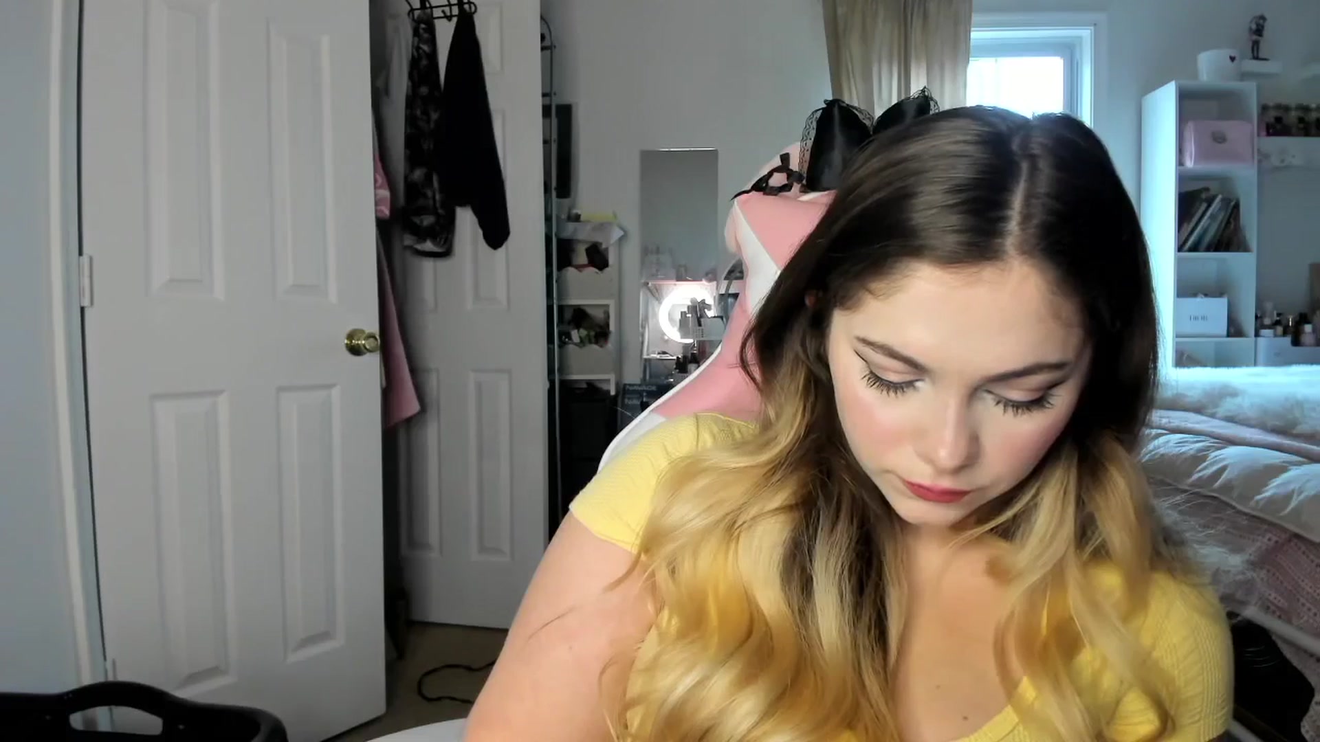 Gallery image thumbnail from lolypopbubble's myfreecams stream on, 01/13/2026, 21:19 image 20 of 20