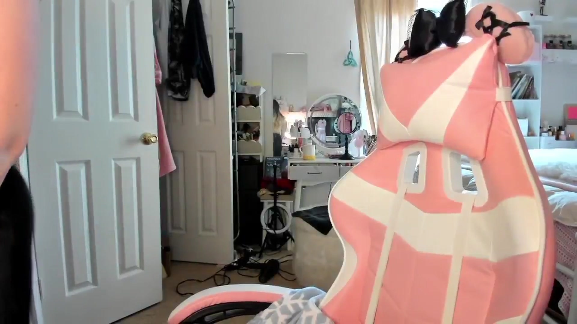 Gallery image thumbnail from lolypopbubble's myfreecams stream on, 01/13/2026, 21:19 image 2 of 20