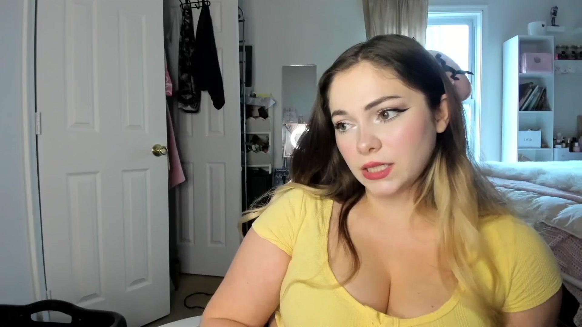 Gallery image thumbnail from lolypopbubble's myfreecams stream on, 01/13/2026, 21:19 image 18 of 20