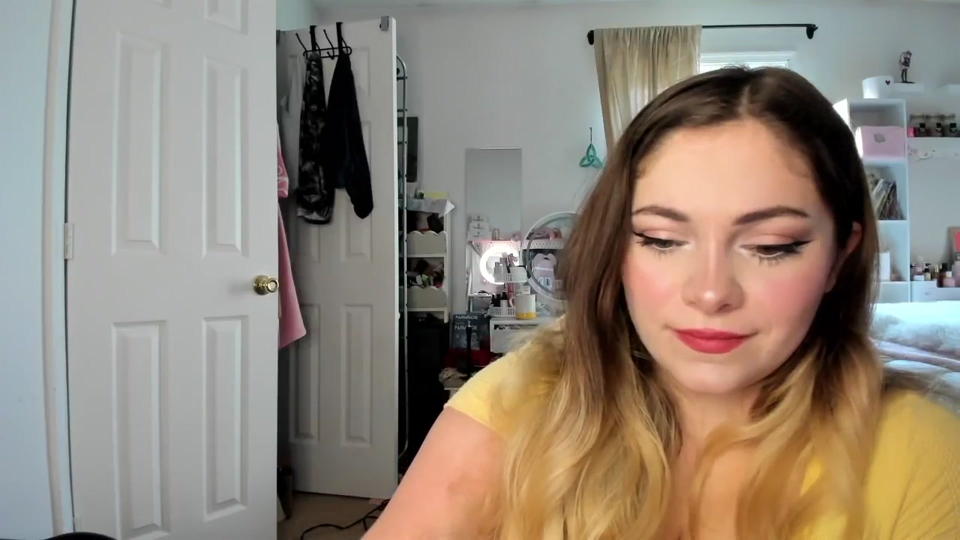 Gallery image thumbnail from lolypopbubble's myfreecams stream on, 01/13/2026, 21:19 image 12 of 20