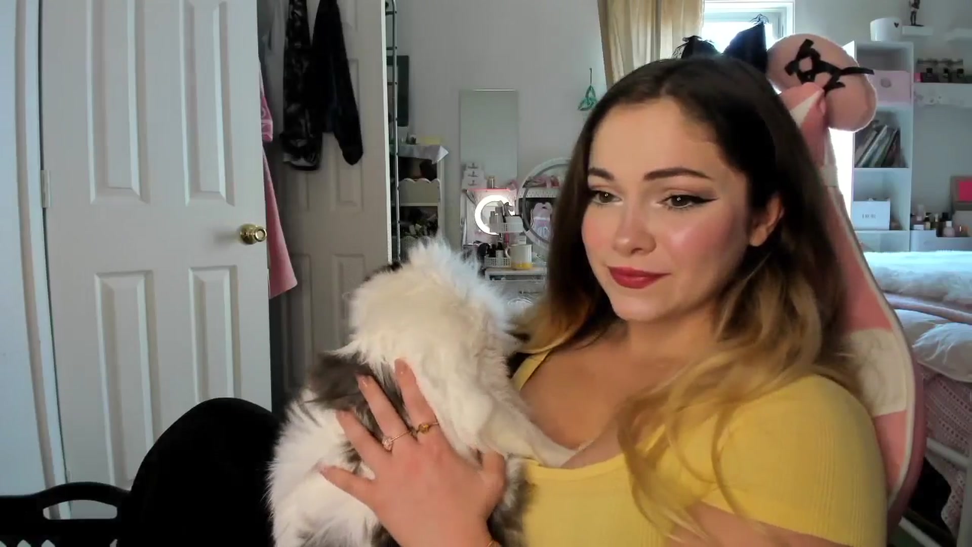 Gallery image thumbnail from lolypopbubble's myfreecams stream on, 01/13/2026, 21:19 image 3 of 20