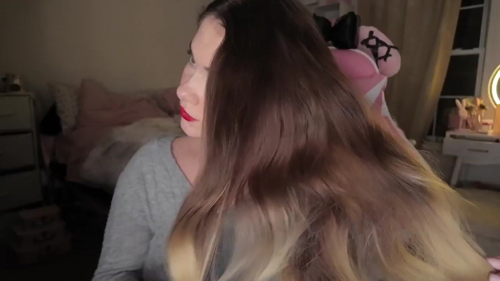 Gallery image thumbnail from lolypopbubble's myfreecams stream on, 02/10/2026, 24:40 image 13 of 20