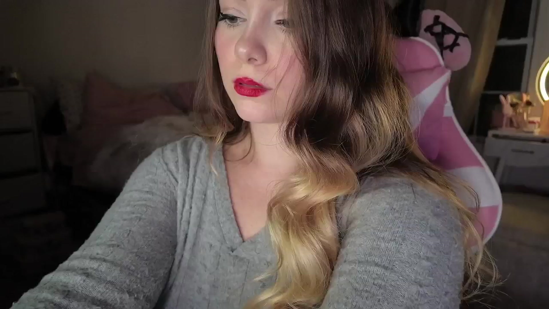 Gallery image thumbnail from lolypopbubble's myfreecams stream on, 02/10/2026, 24:40 image 7 of 20