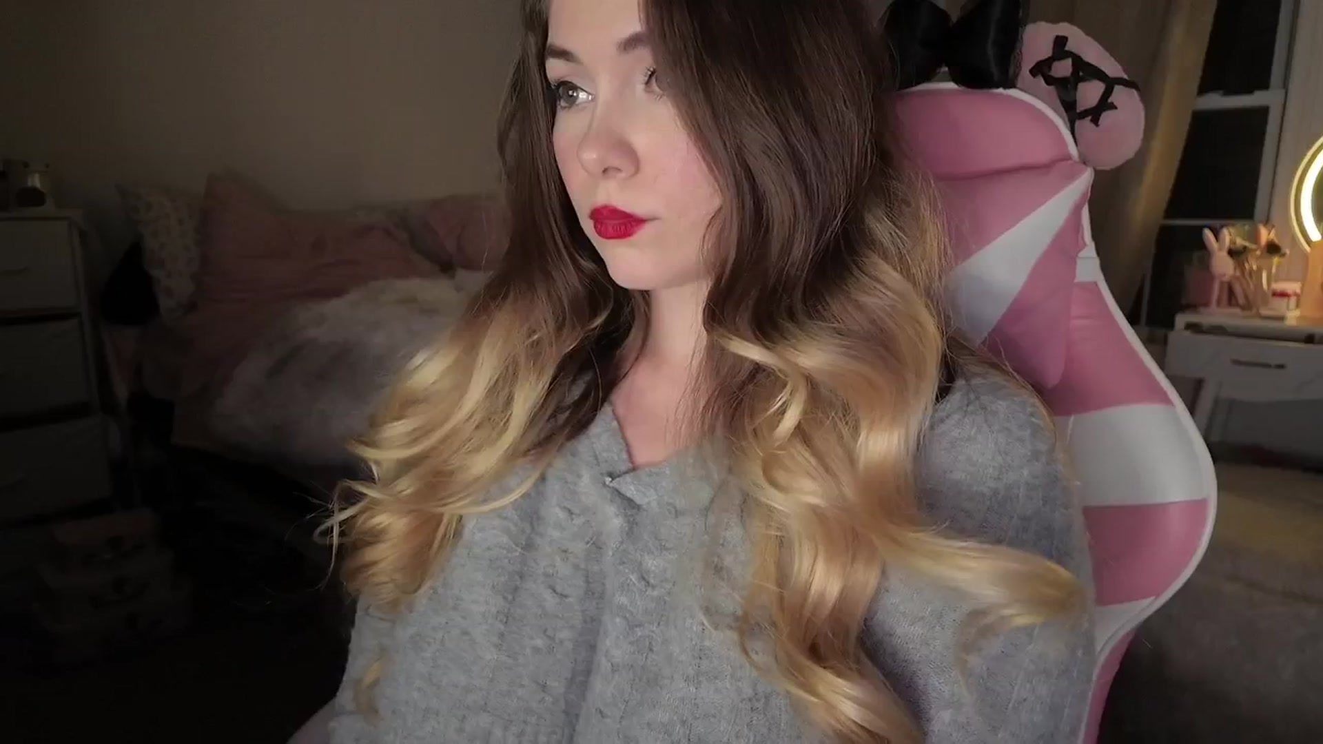 Gallery image thumbnail from lolypopbubble's myfreecams stream on, 02/10/2026, 24:40 image 8 of 20