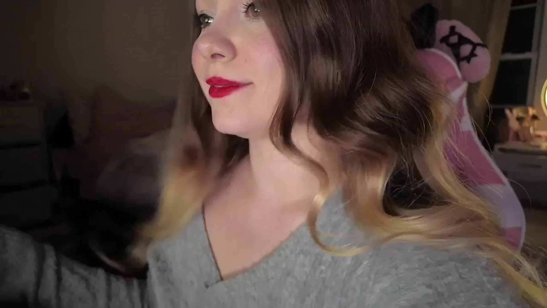 Gallery image thumbnail from lolypopbubble's myfreecams stream on, 02/10/2026, 24:40 image 17 of 20
