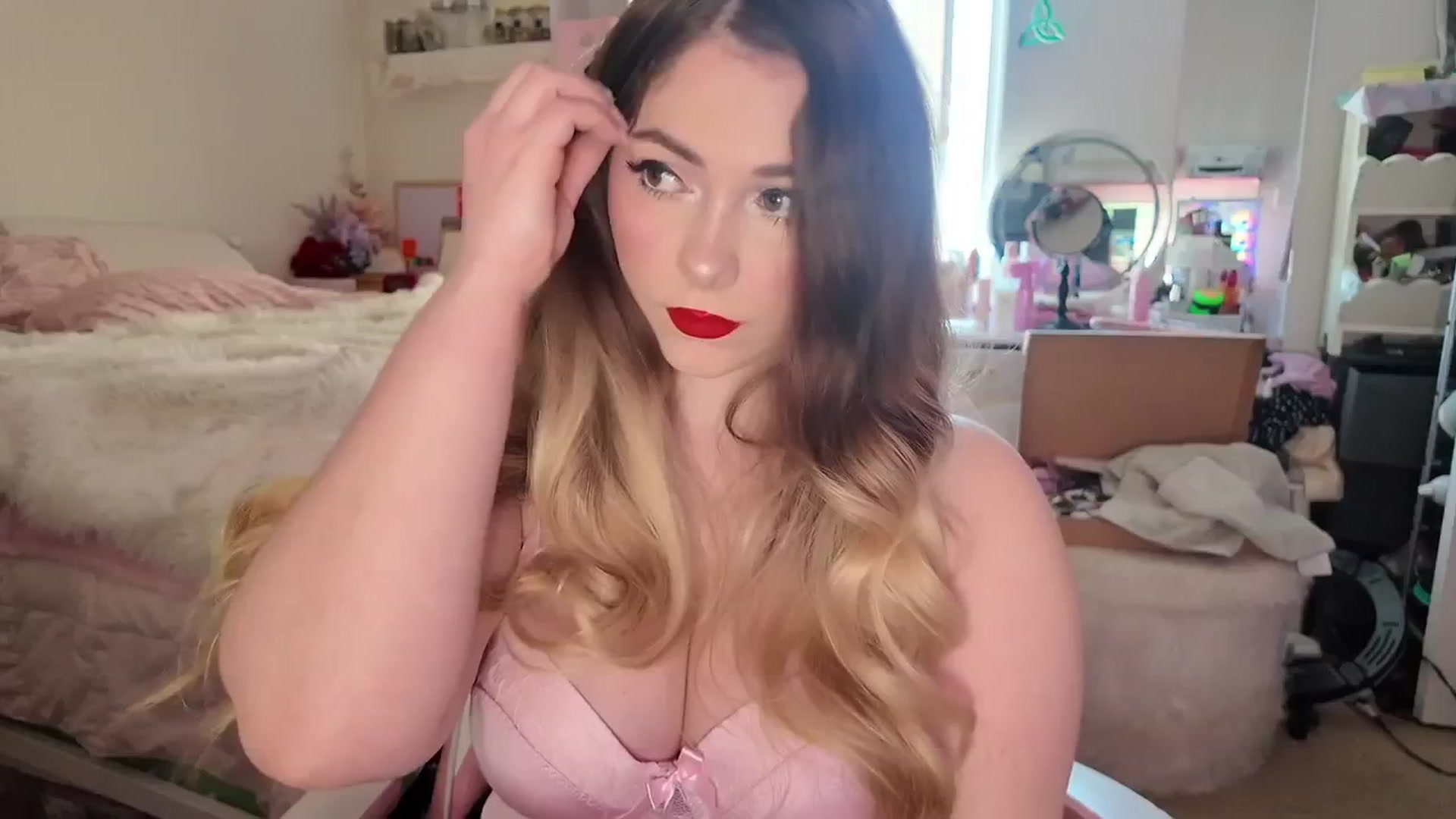 Gallery image thumbnail from lolypopbubble's myfreecams stream on, 02/10/2026, 21:07 image 11 of 20