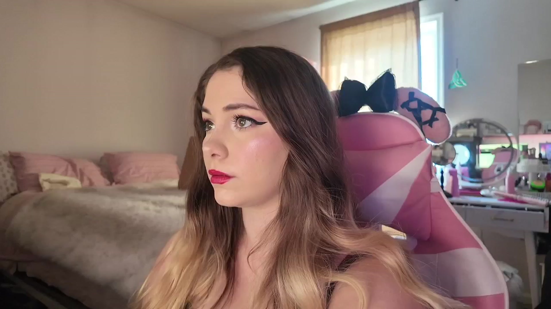 Gallery image thumbnail from lolypopbubble's myfreecams stream on, 02/11/2026, 21:31 image 5 of 20