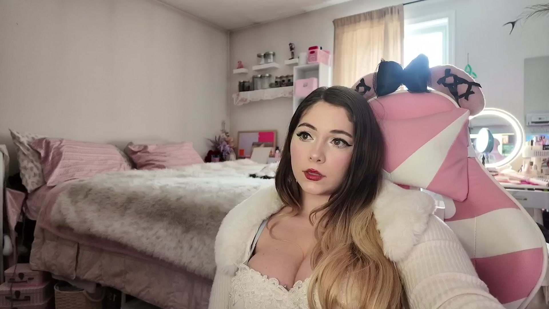 Gallery image thumbnail from lolypopbubble's myfreecams stream on, 02/23/2026, 20:09 image 16 of 20
