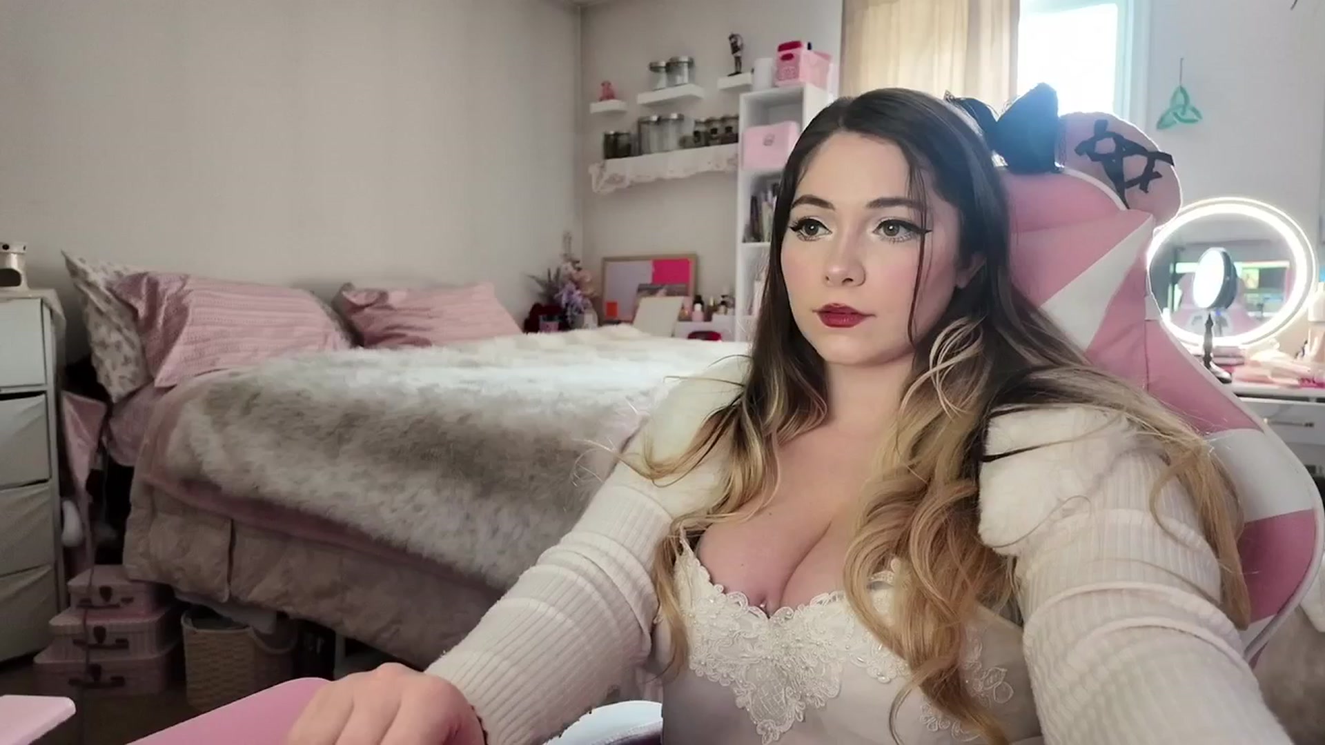 Gallery image thumbnail from lolypopbubble's myfreecams stream on, 02/23/2026, 21:21 image 1 of 20