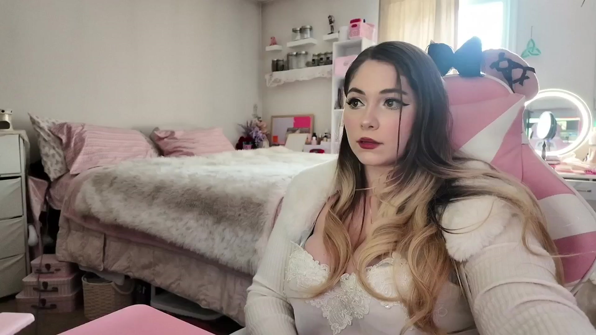 Gallery image thumbnail from lolypopbubble's myfreecams stream on, 02/23/2026, 21:21 image 5 of 20