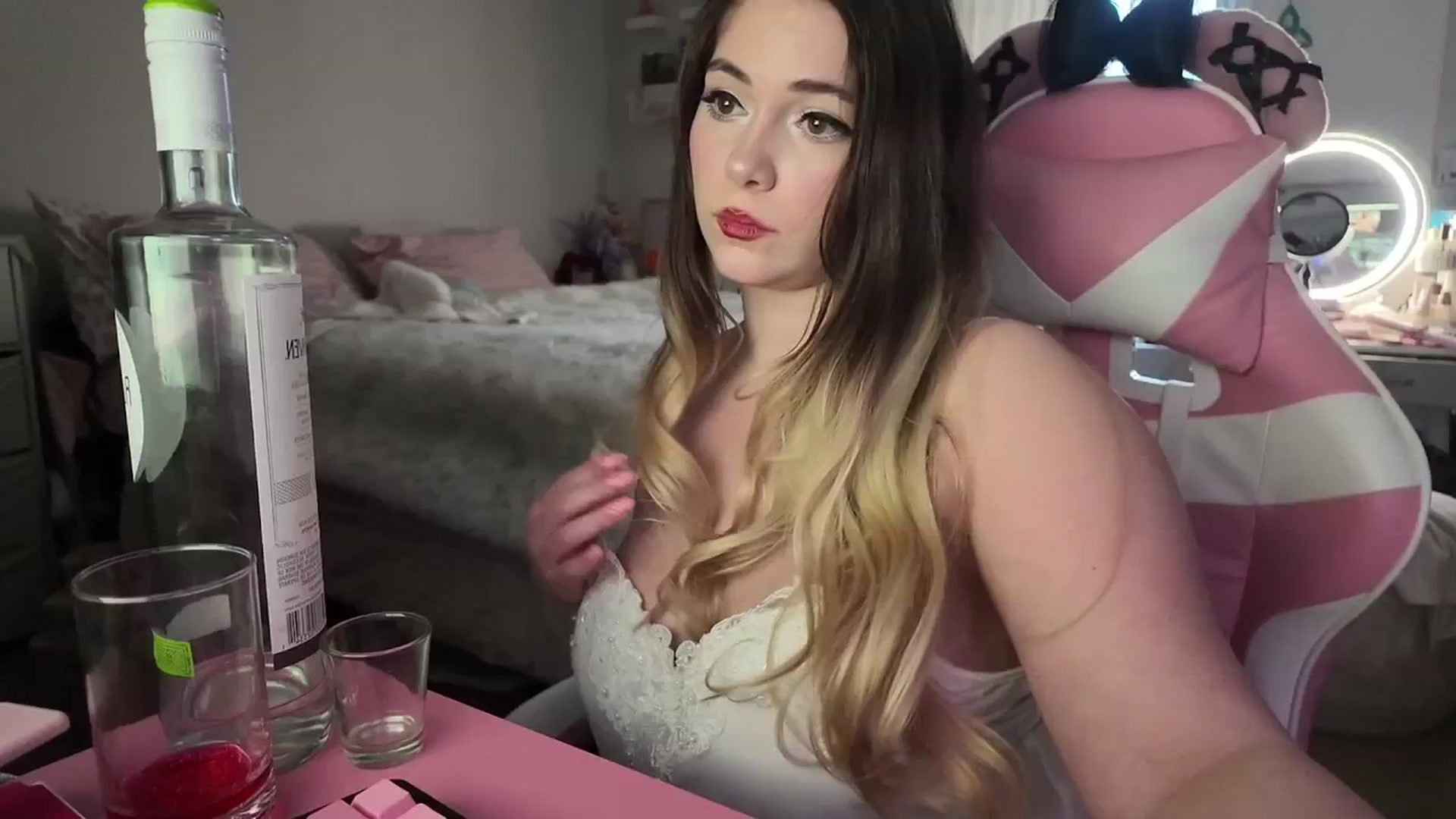 Gallery image thumbnail from lolypopbubble's myfreecams stream on, 02/23/2026, 22:47 image 9 of 20