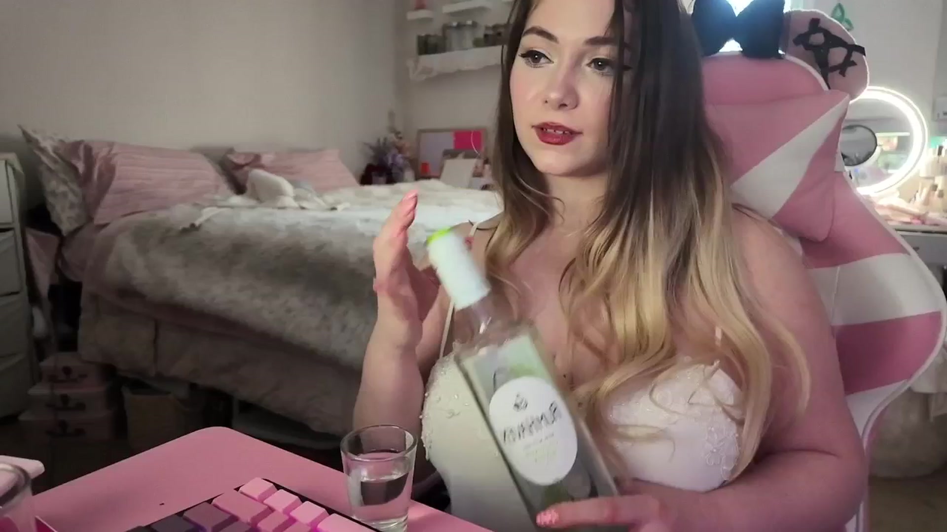 Gallery image thumbnail from lolypopbubble's myfreecams stream on, 02/23/2026, 22:47 image 1 of 20