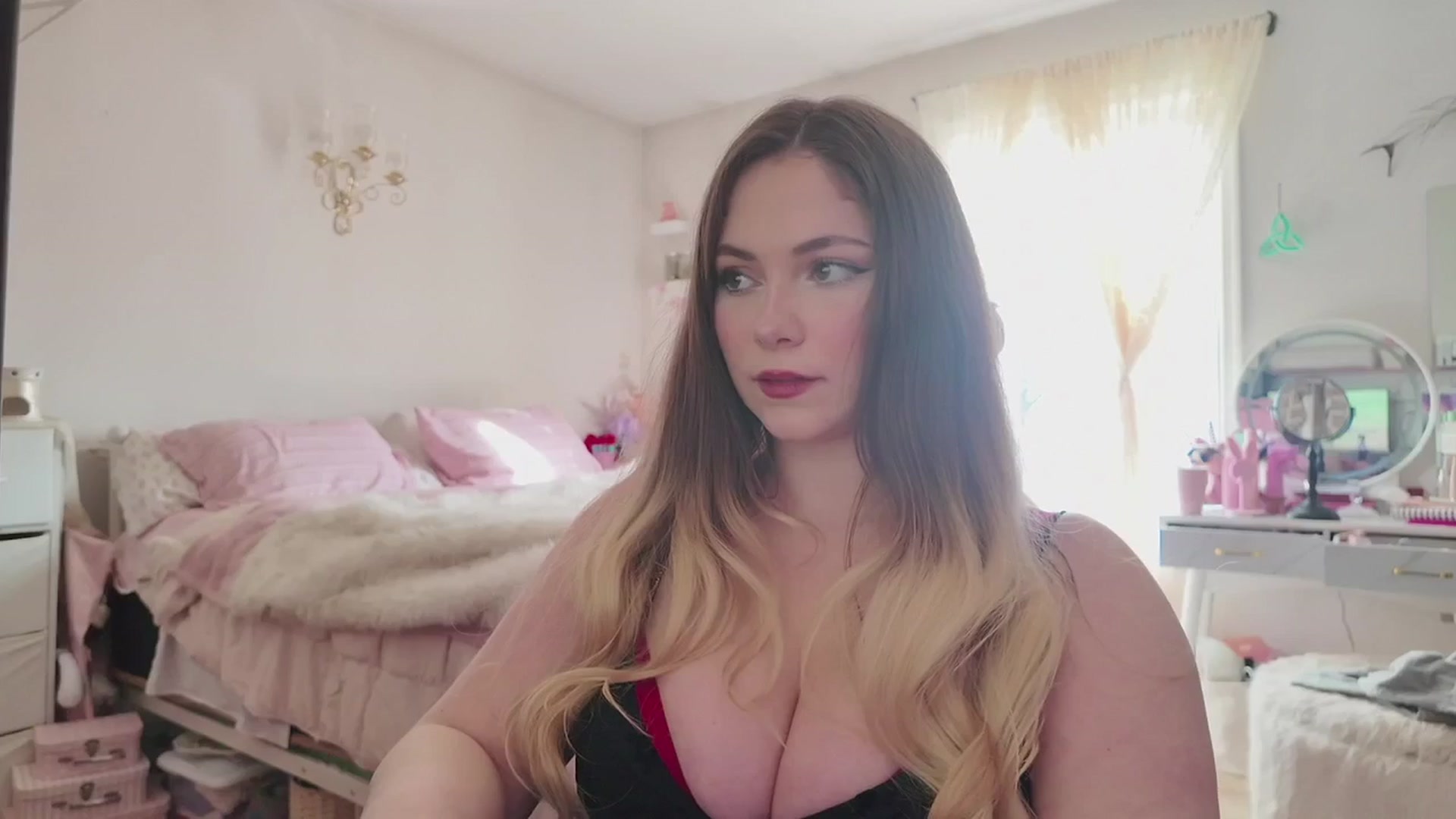 Gallery image thumbnail from lolypopbubble's myfreecams stream on, 03/13/2026, 21:19 image 13 of 20