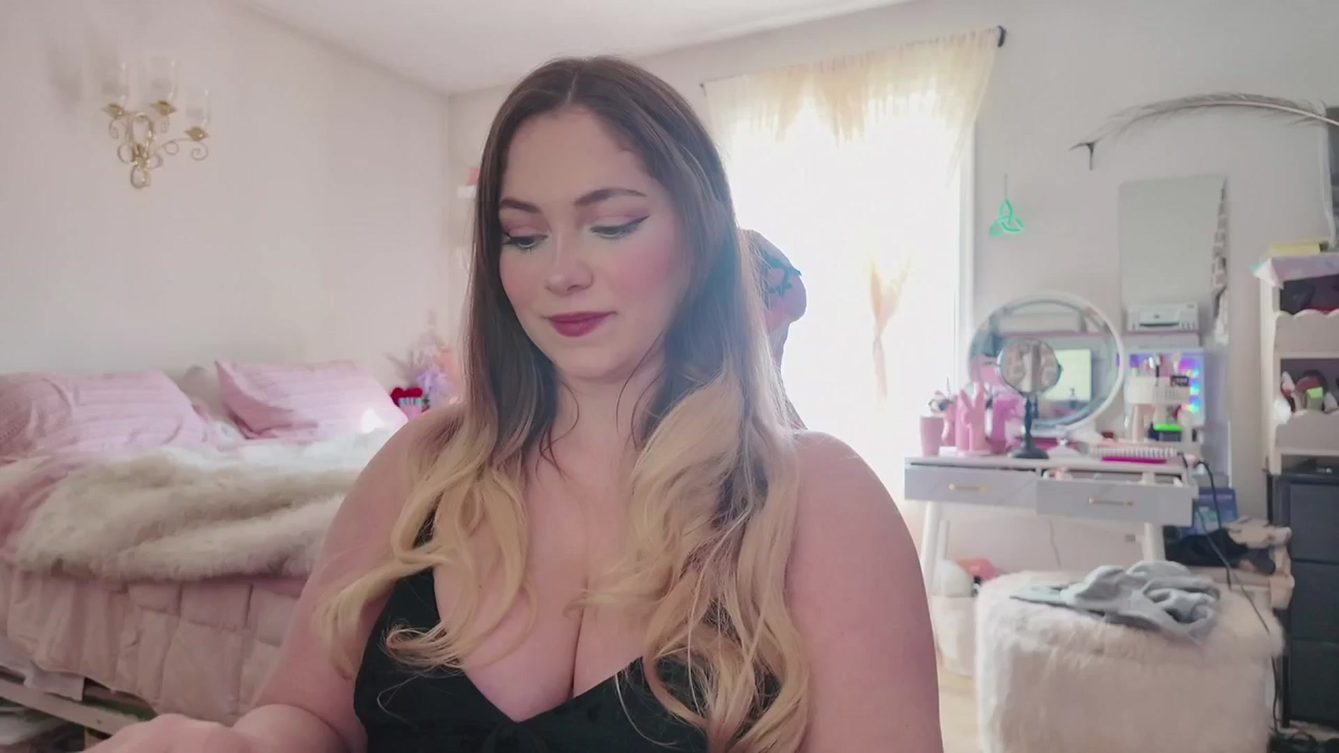 Gallery image thumbnail from lolypopbubble's myfreecams stream on, 03/13/2026, 21:19 image 2 of 20