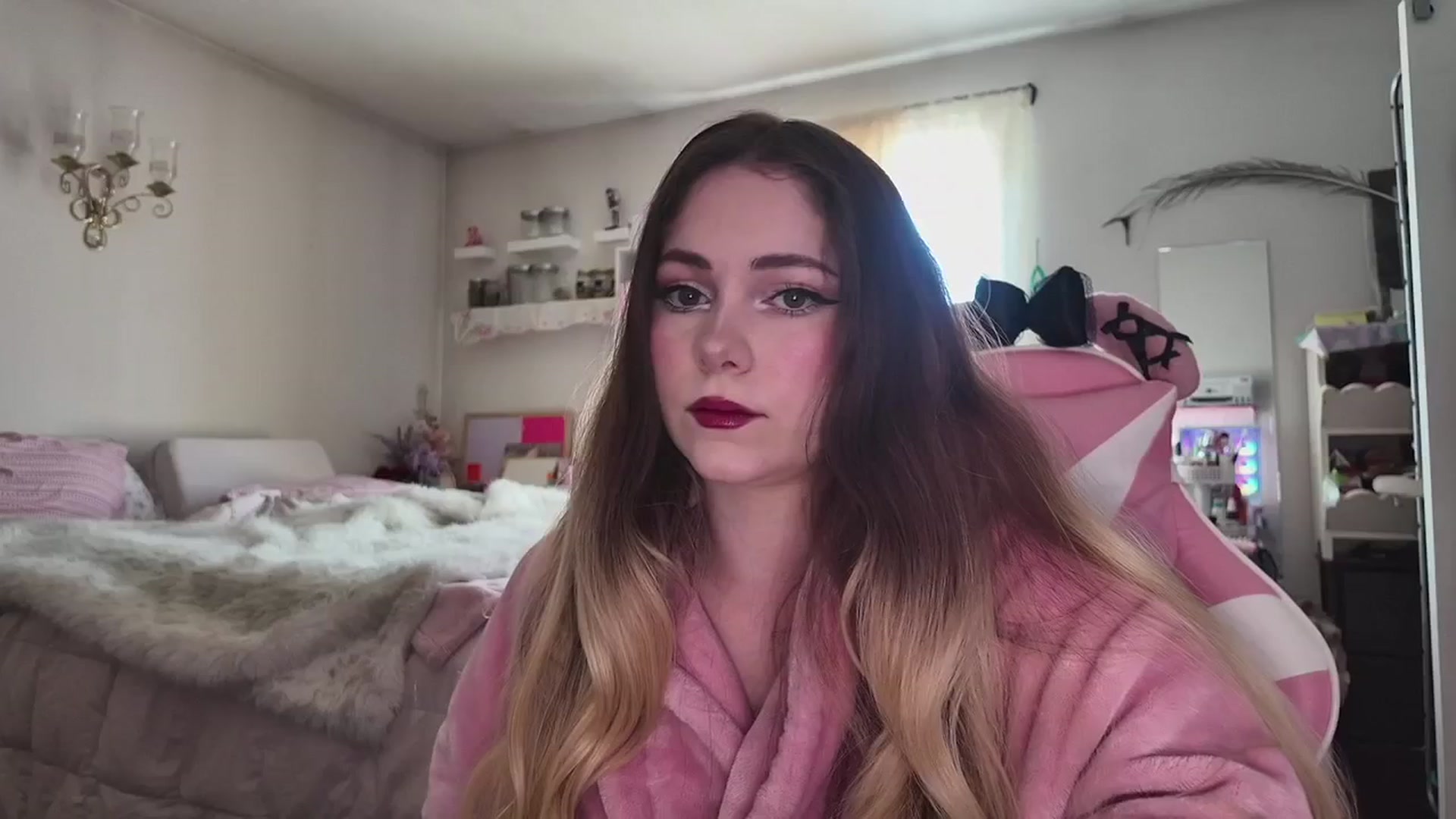 Gallery image thumbnail from lolypopbubble's myfreecams stream on, 03/18/2026, 19:52 image 3 of 20
