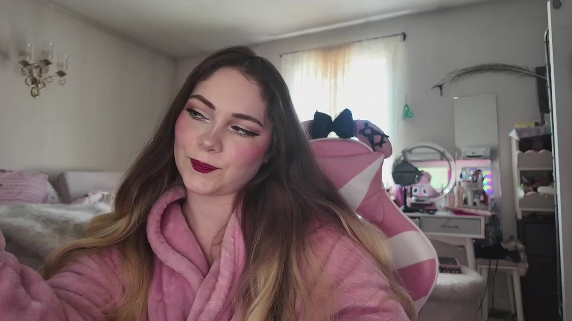 Gallery image thumbnail from lolypopbubble's myfreecams stream on, 03/18/2026, 19:52 image 1 of 20
