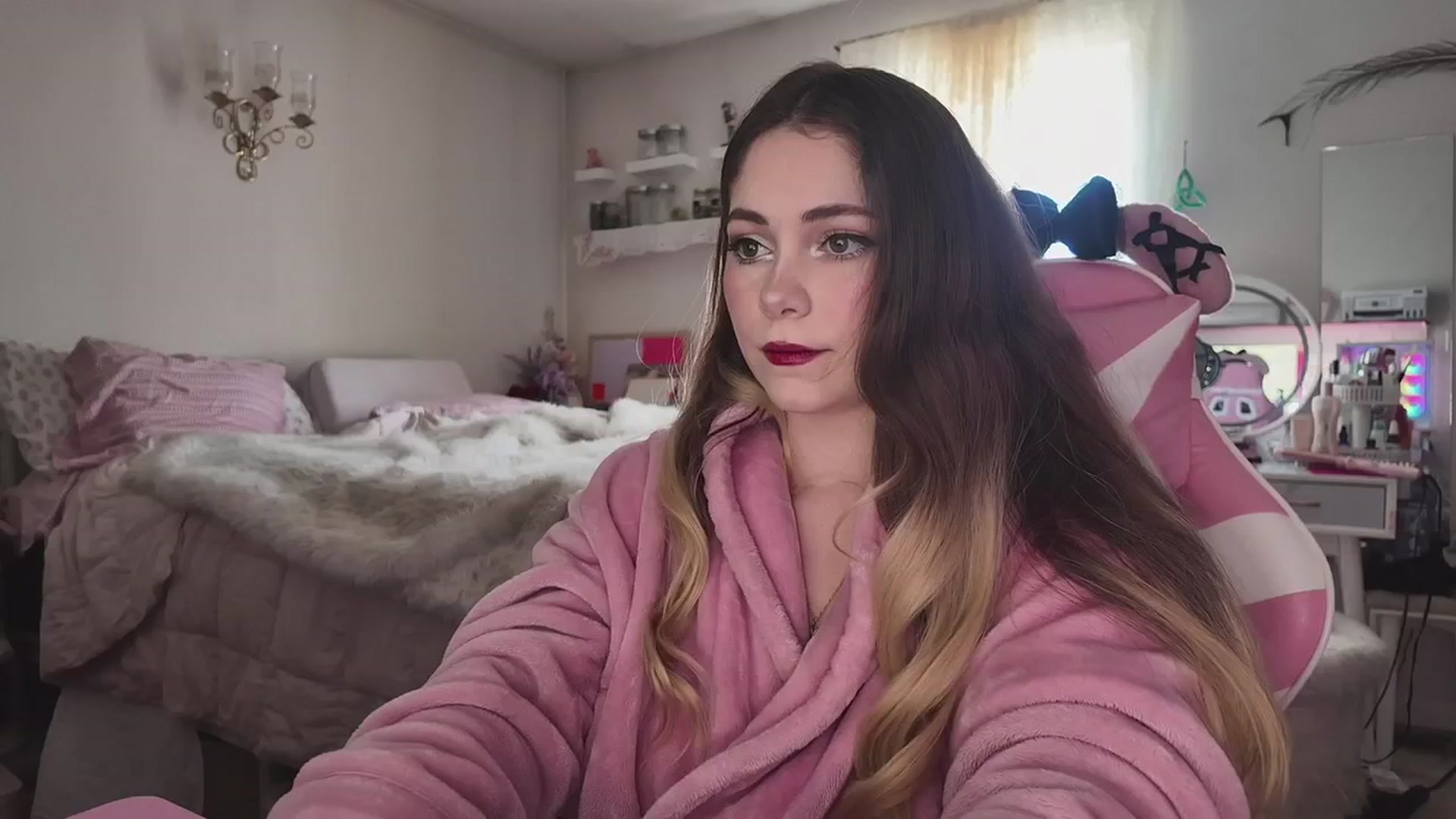 Gallery image thumbnail from lolypopbubble's myfreecams stream on, 03/18/2026, 19:52 image 15 of 20