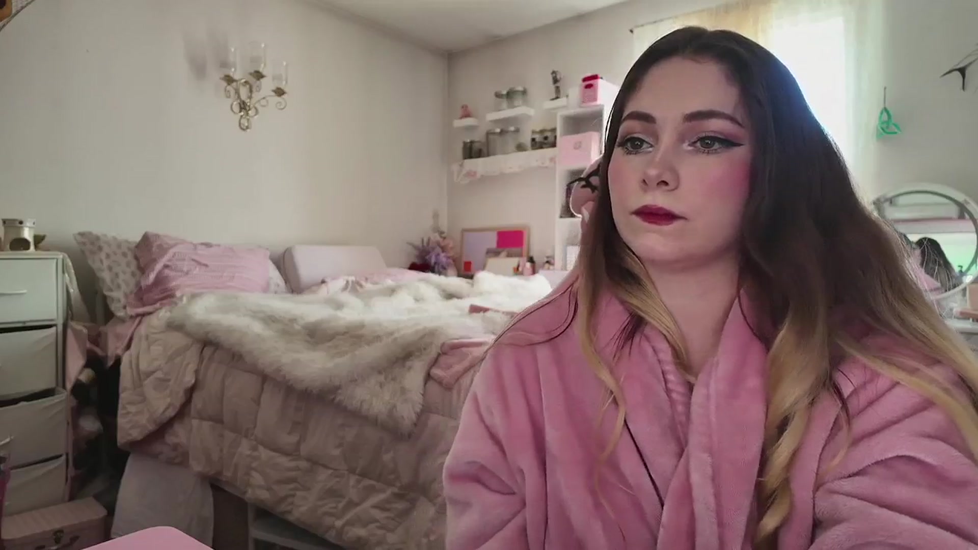 Gallery image thumbnail from lolypopbubble's myfreecams stream on, 03/18/2026, 21:07 image 5 of 20