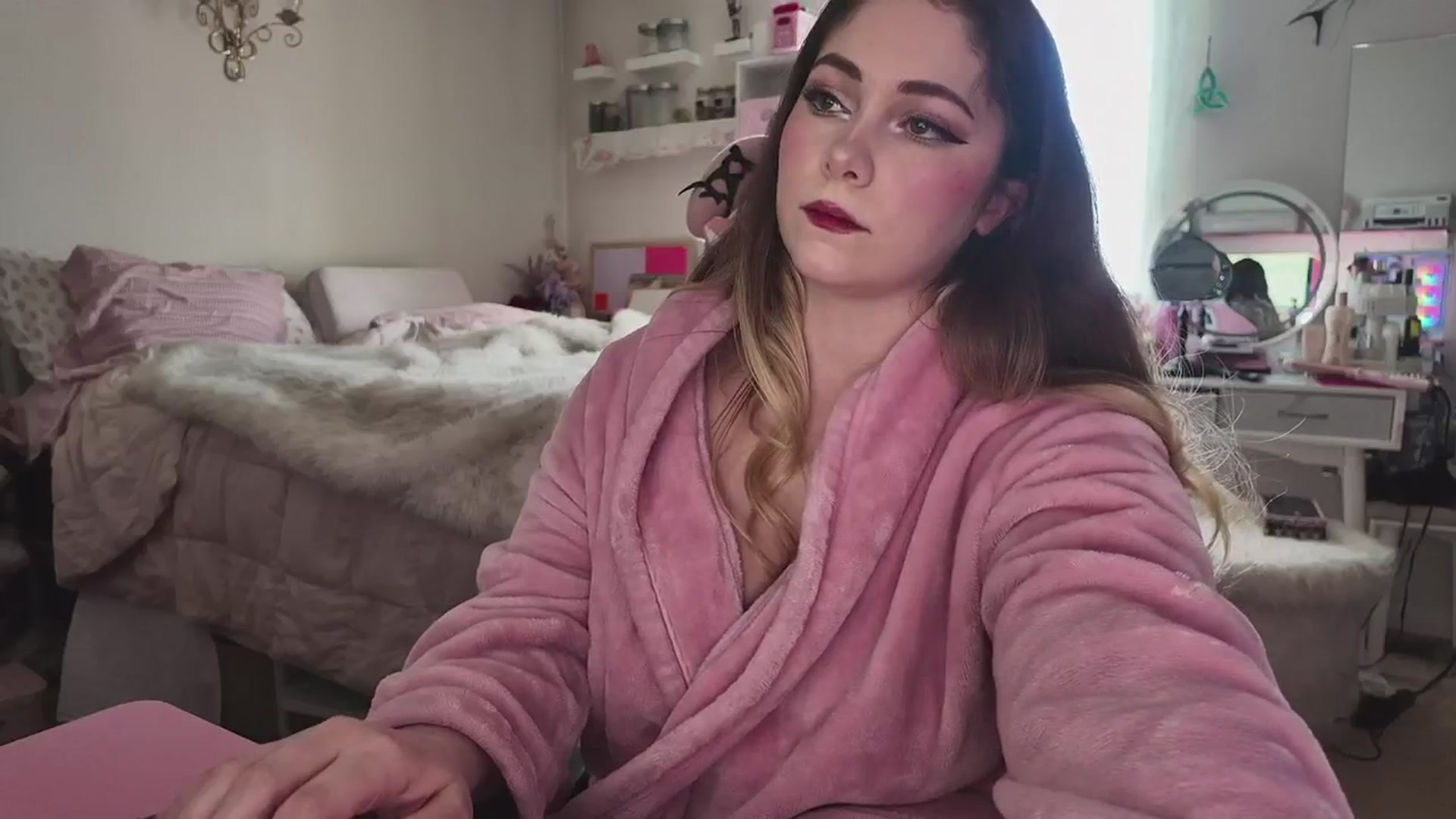 Gallery image thumbnail from lolypopbubble's myfreecams stream on, 03/18/2026, 21:07 image 9 of 20