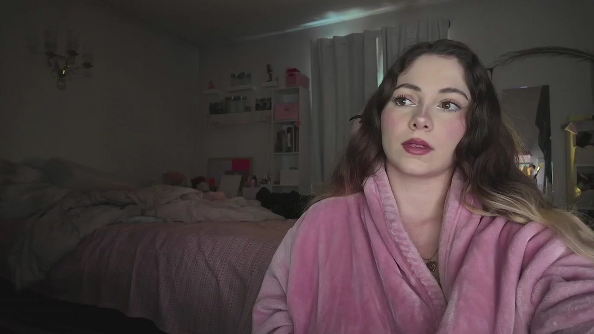 Gallery image thumbnail from lolypopbubble's myfreecams stream on, 03/24/2026, 19:46 image 5 of 20