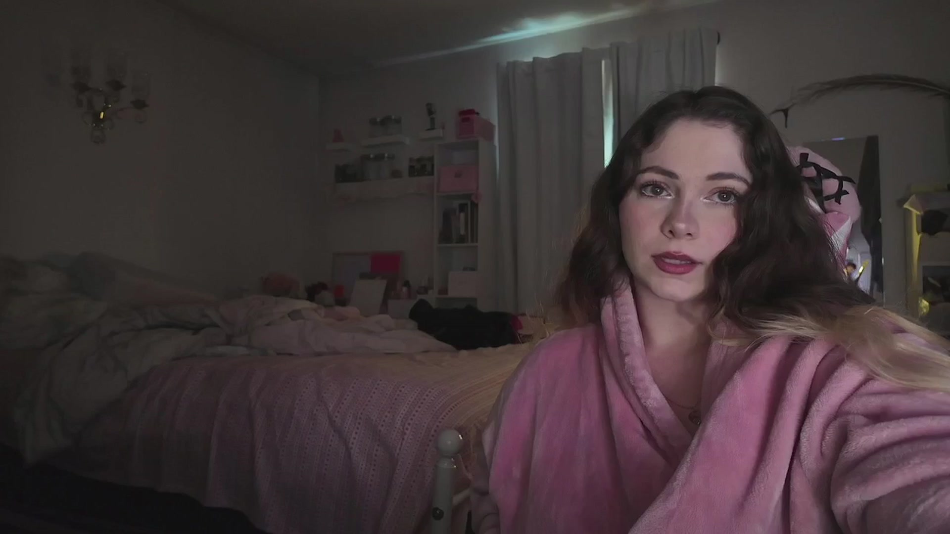 Gallery image thumbnail from lolypopbubble's myfreecams stream on, 03/24/2026, 19:46 image 6 of 20