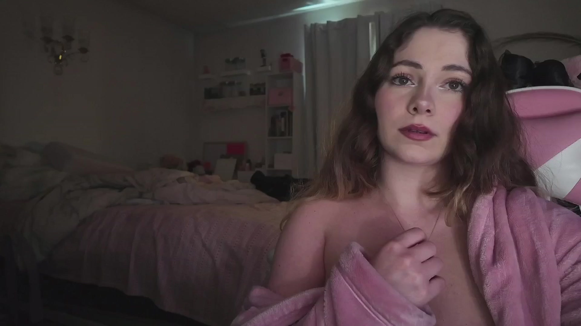 Gallery image thumbnail from lolypopbubble's myfreecams stream on, 03/24/2026, 19:46 image 12 of 20