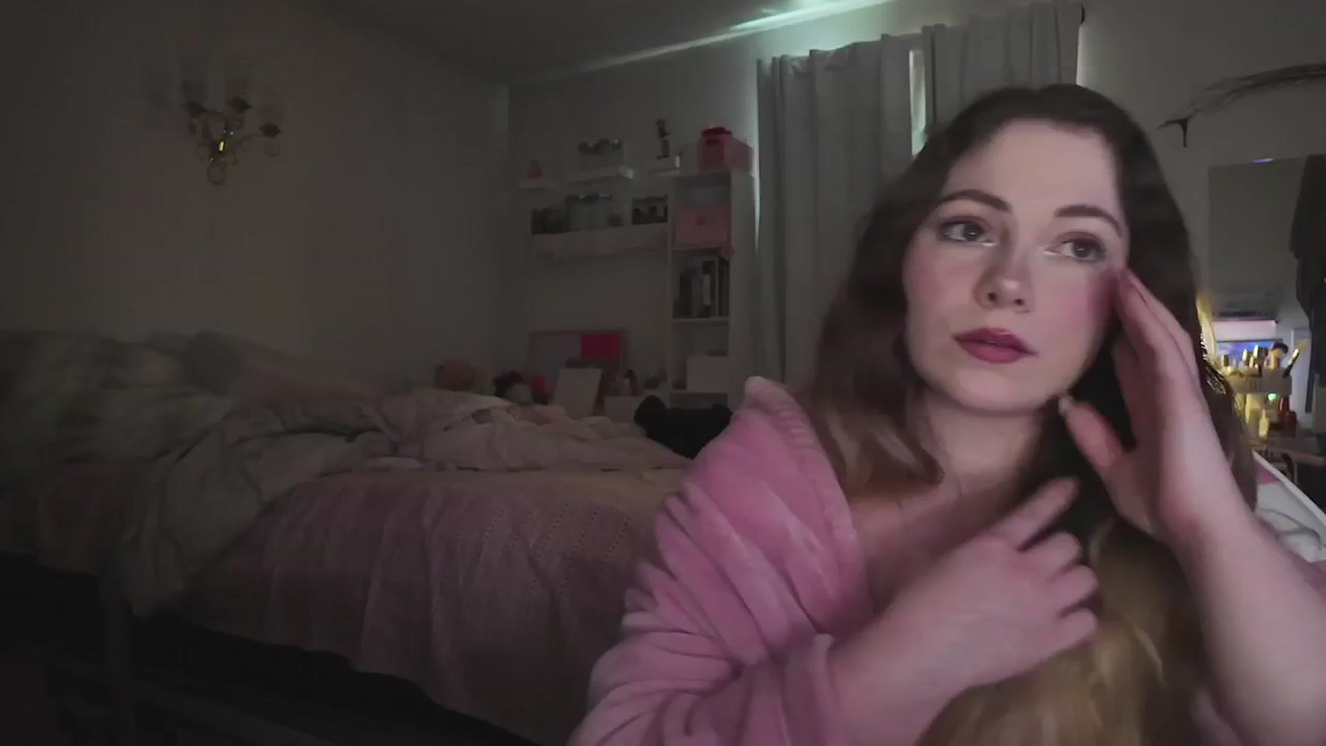 Gallery image thumbnail from lolypopbubble's myfreecams stream on, 03/24/2026, 20:30 image 9 of 20