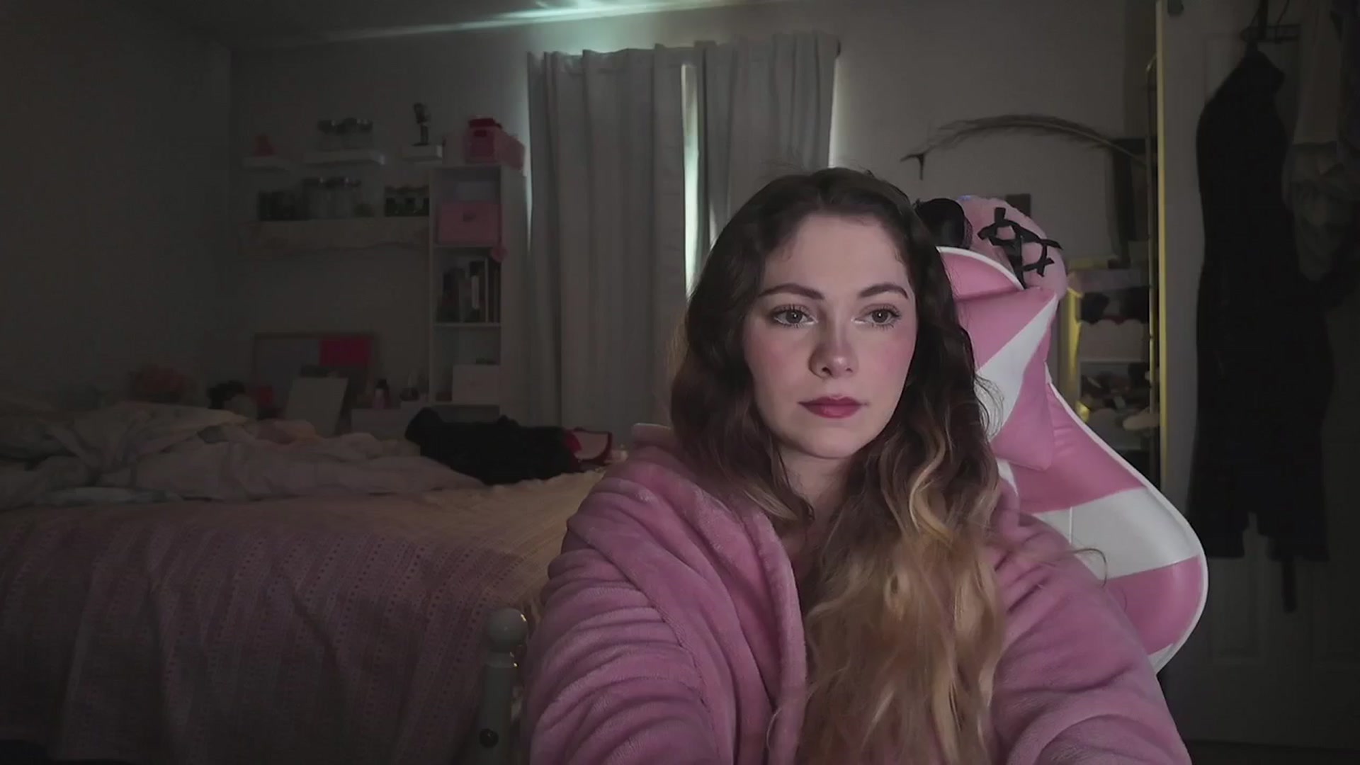 Gallery image thumbnail from lolypopbubble's myfreecams stream on, 03/24/2026, 20:30 image 10 of 20