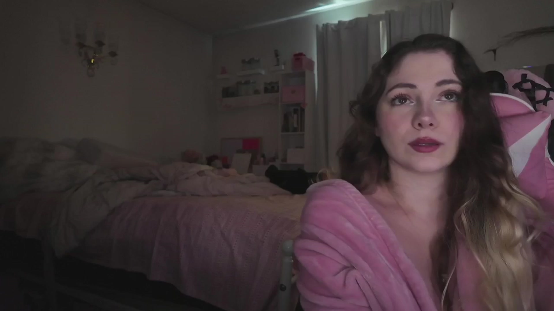 Gallery image thumbnail from lolypopbubble's myfreecams stream on, 03/24/2026, 20:30 image 3 of 20