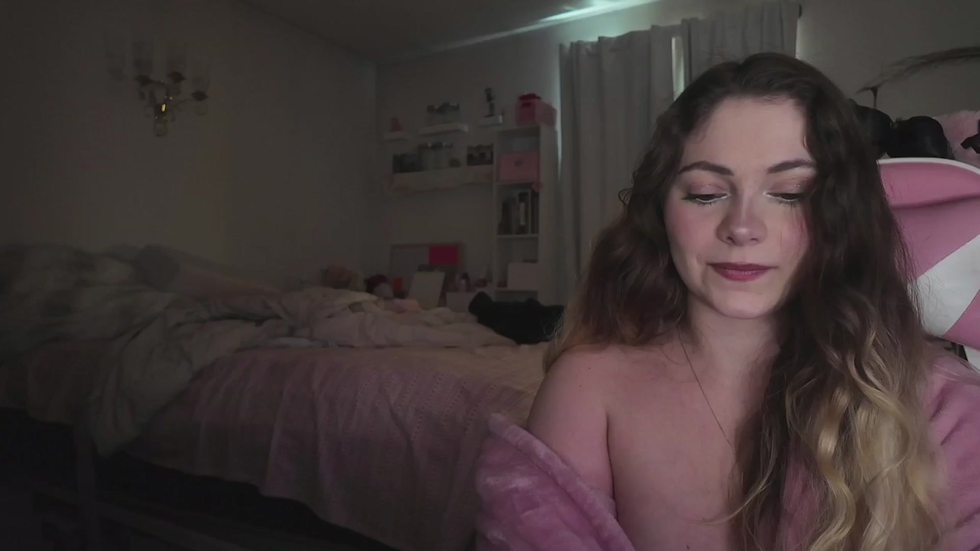 Gallery image thumbnail from lolypopbubble's myfreecams stream on, 03/24/2026, 20:30 image 6 of 20