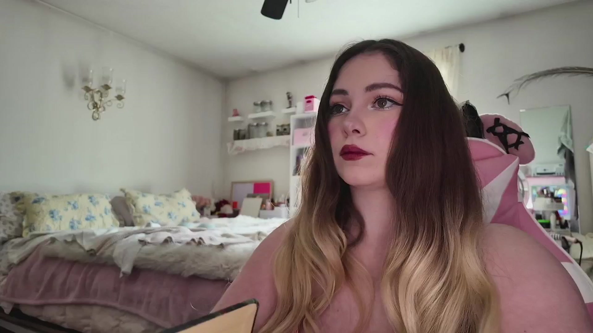 Gallery image thumbnail from lolypopbubble's myfreecams stream on, 03/30/2026, 19:36 image 11 of 20