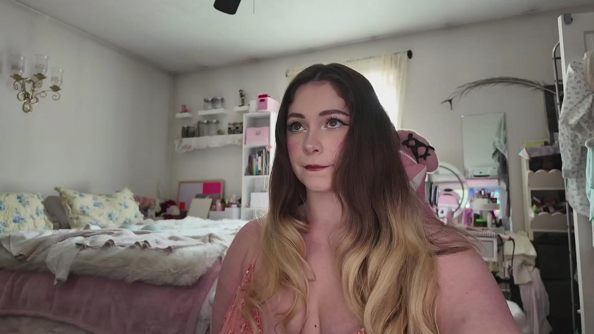 Gallery image thumbnail from lolypopbubble's myfreecams stream on, 03/30/2026, 19:36 image 4 of 20