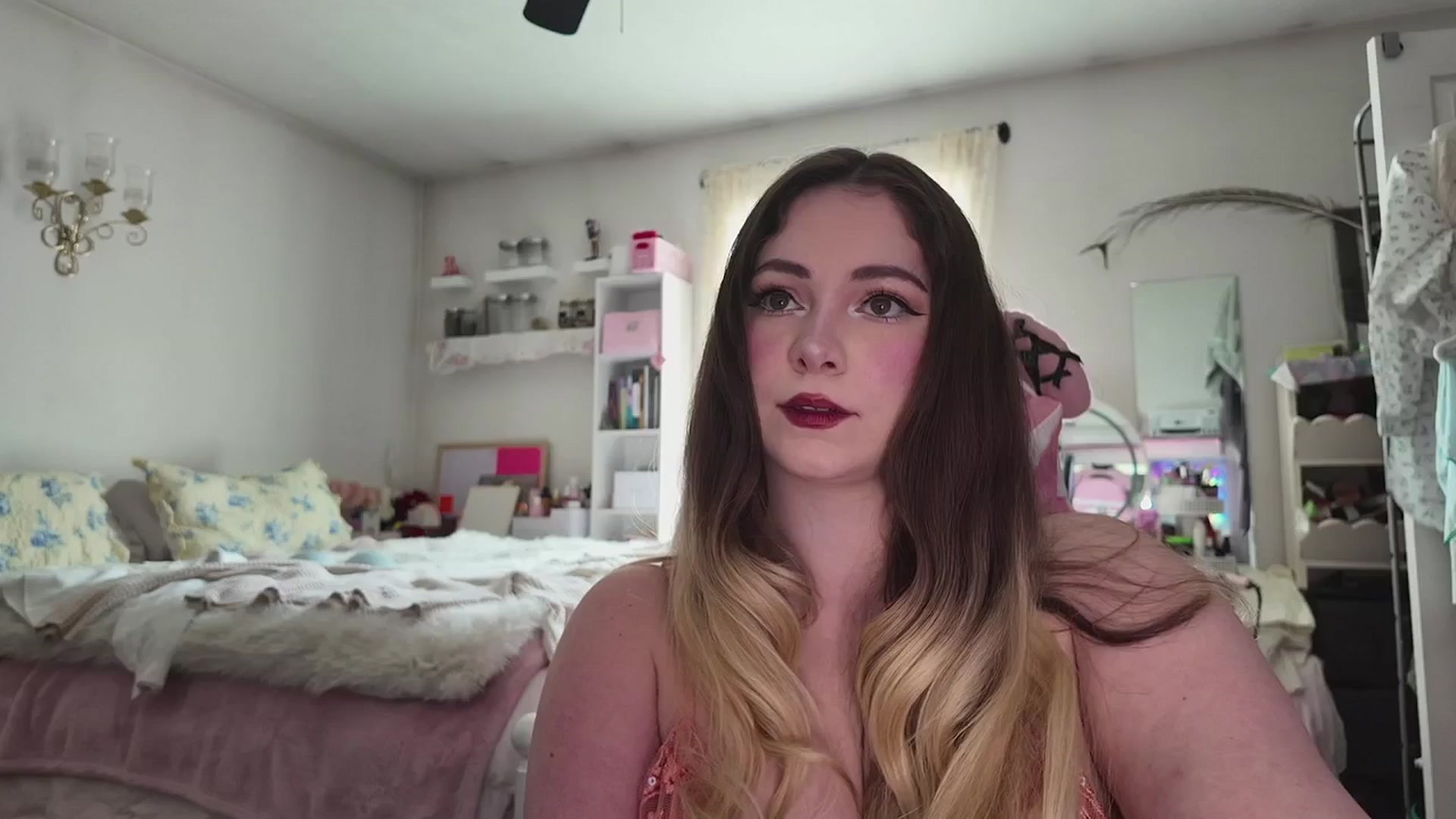 Gallery image thumbnail from lolypopbubble's myfreecams stream on, 03/30/2026, 19:36 image 5 of 20