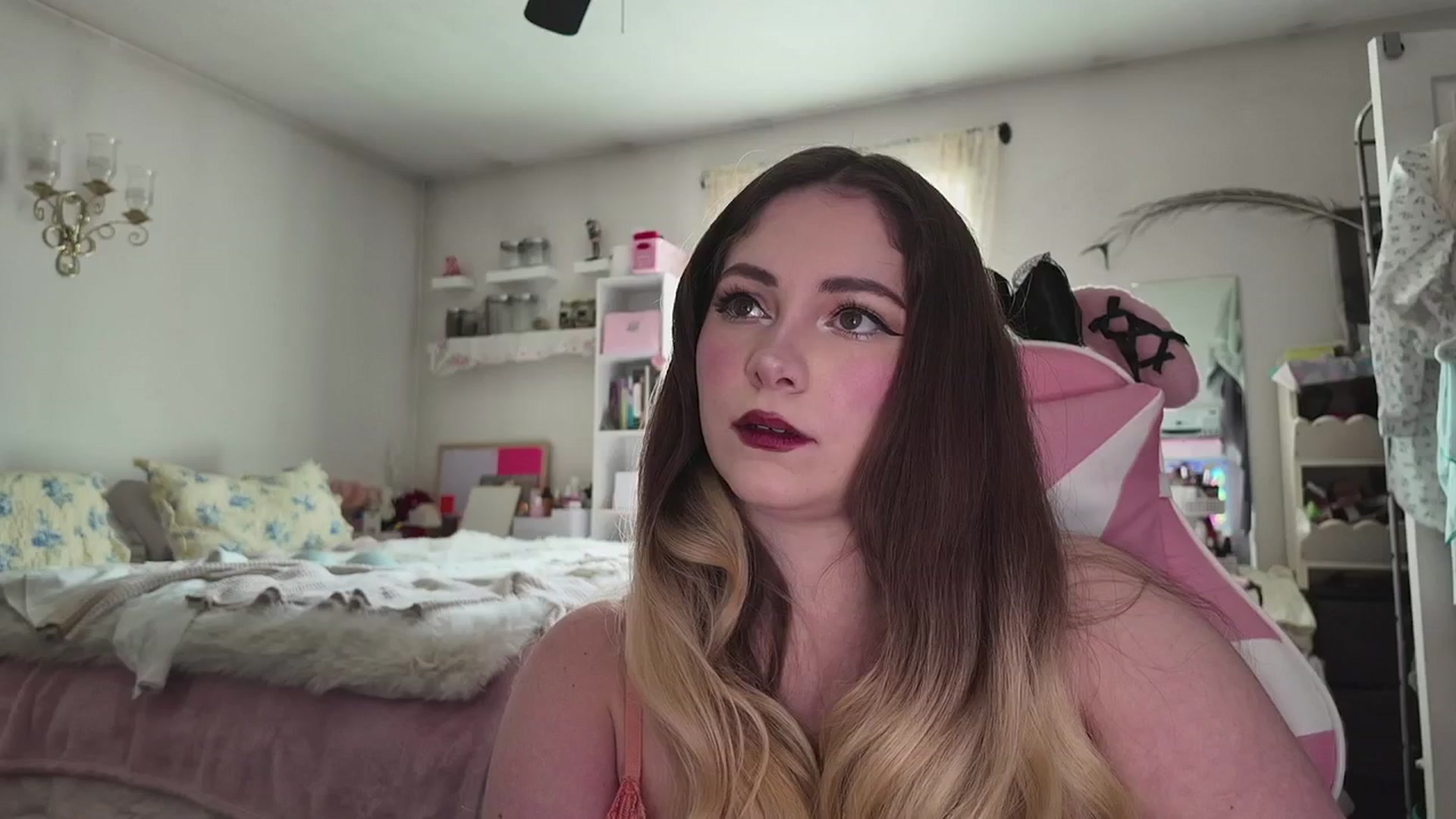 Gallery image thumbnail from lolypopbubble's myfreecams stream on, 03/30/2026, 19:36 image 8 of 20