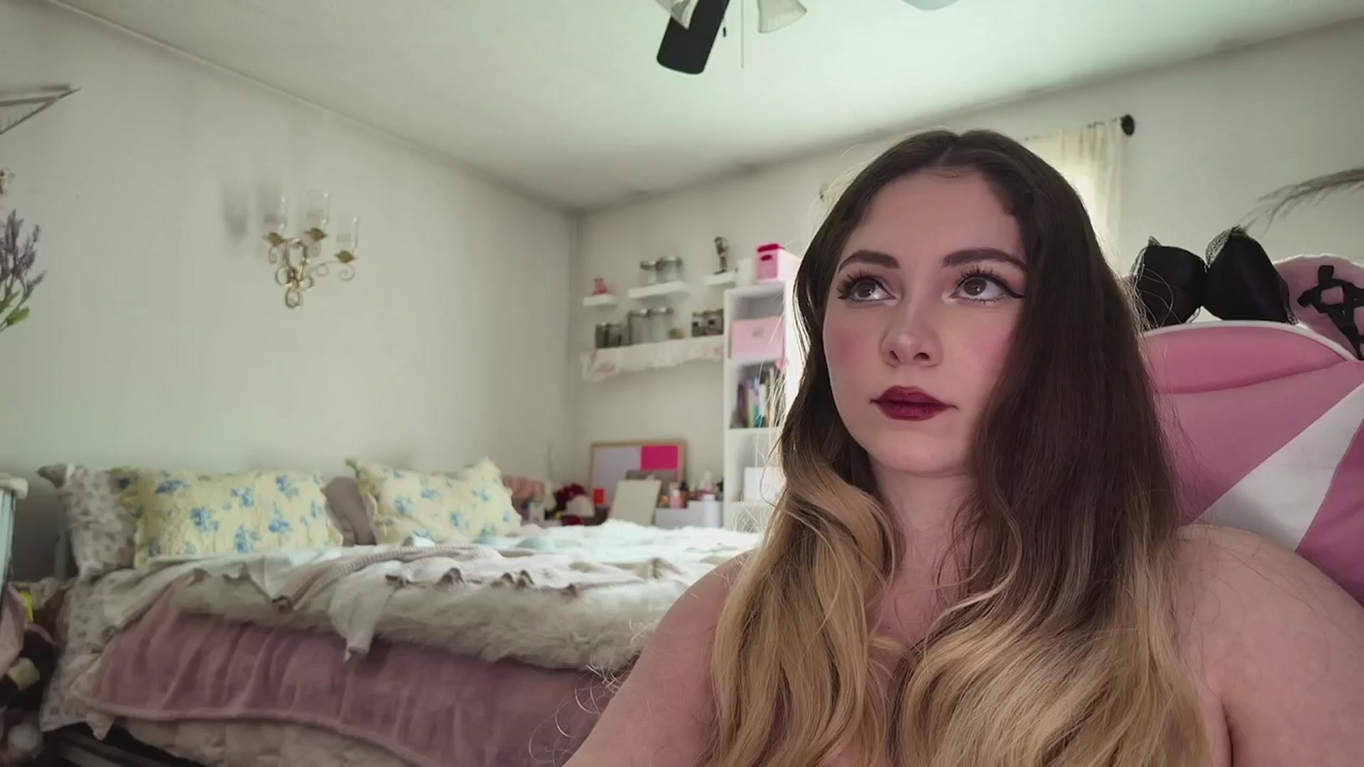 Gallery image thumbnail from lolypopbubble's myfreecams stream on, 03/30/2026, 19:36 image 18 of 20