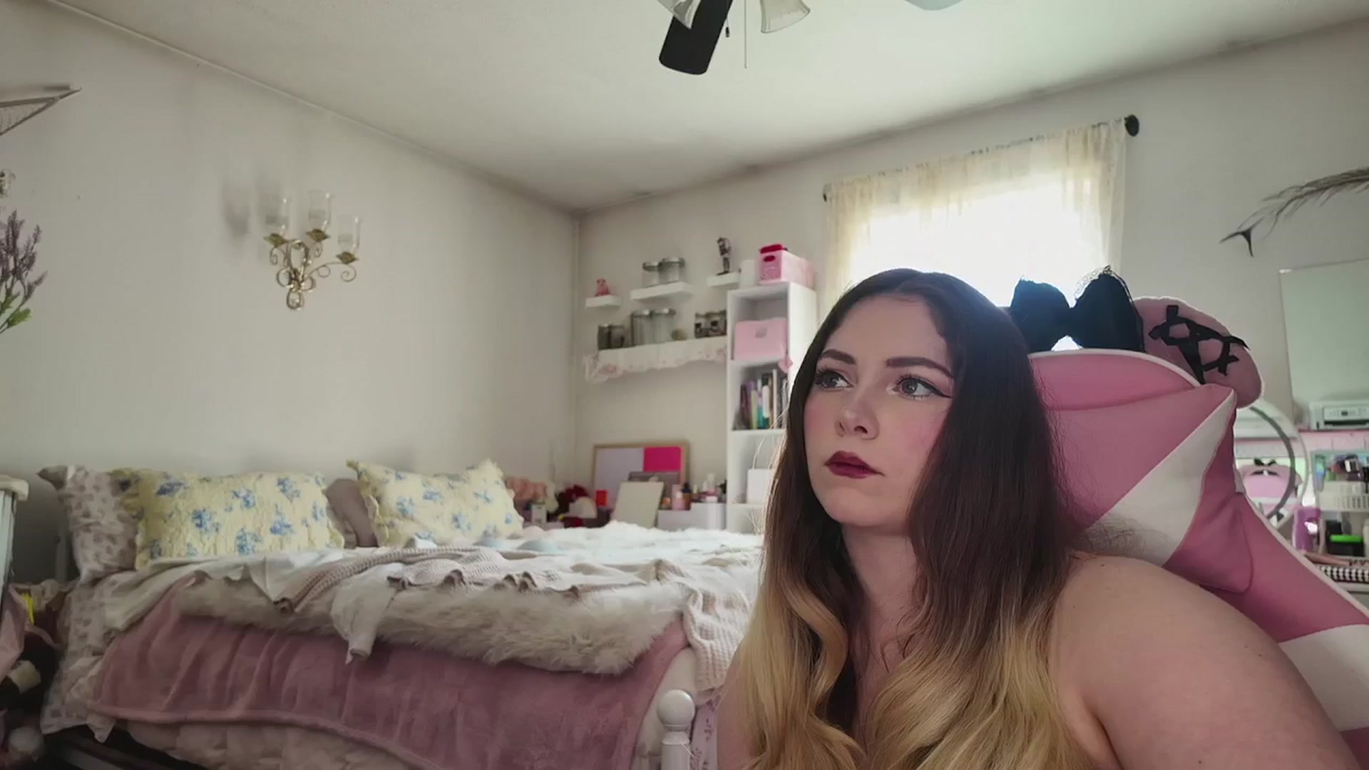 Gallery image thumbnail from lolypopbubble's myfreecams stream on, 03/30/2026, 20:10 image 2 of 20